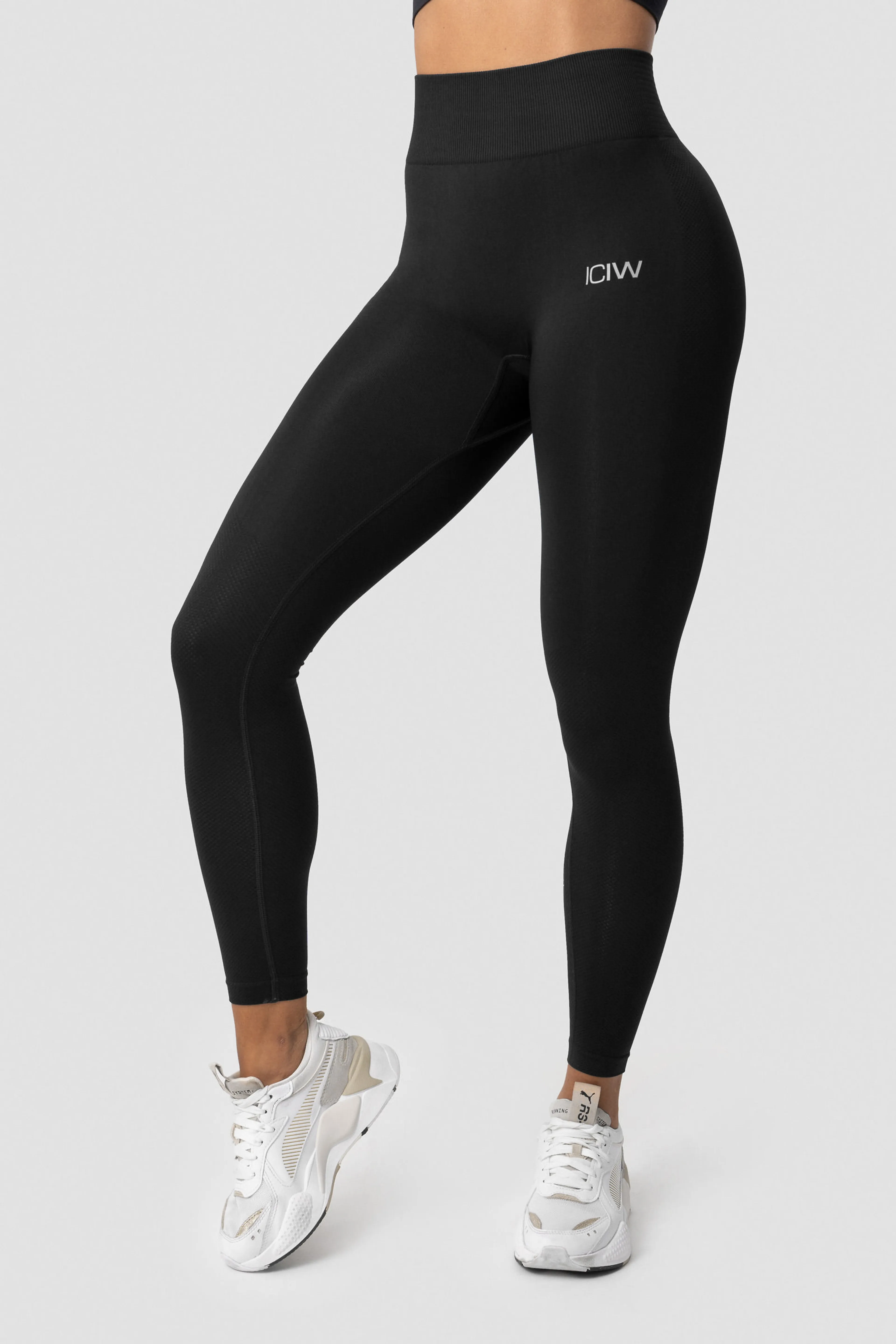 Define Seamless Tights