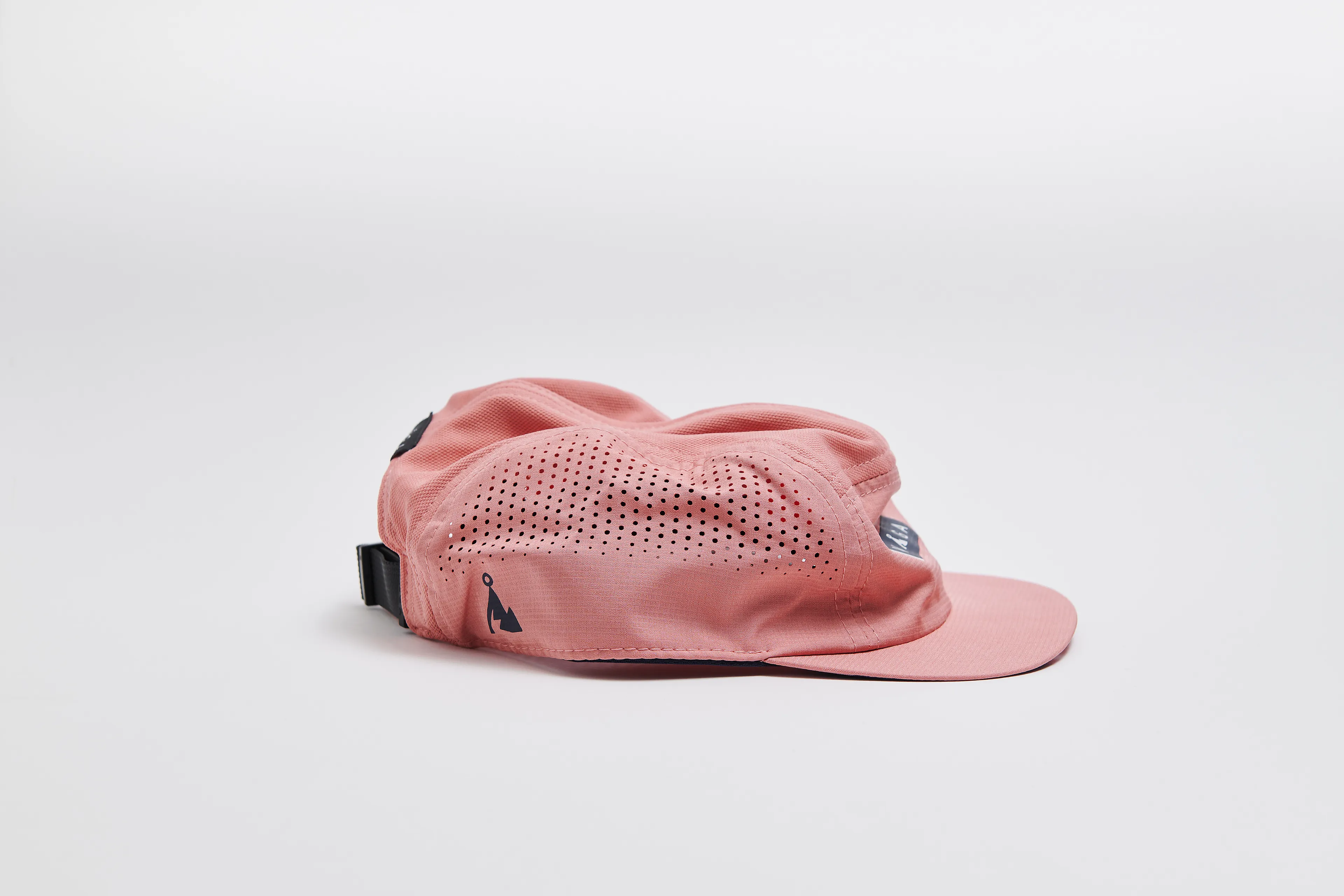 FEATHER RACING CAP