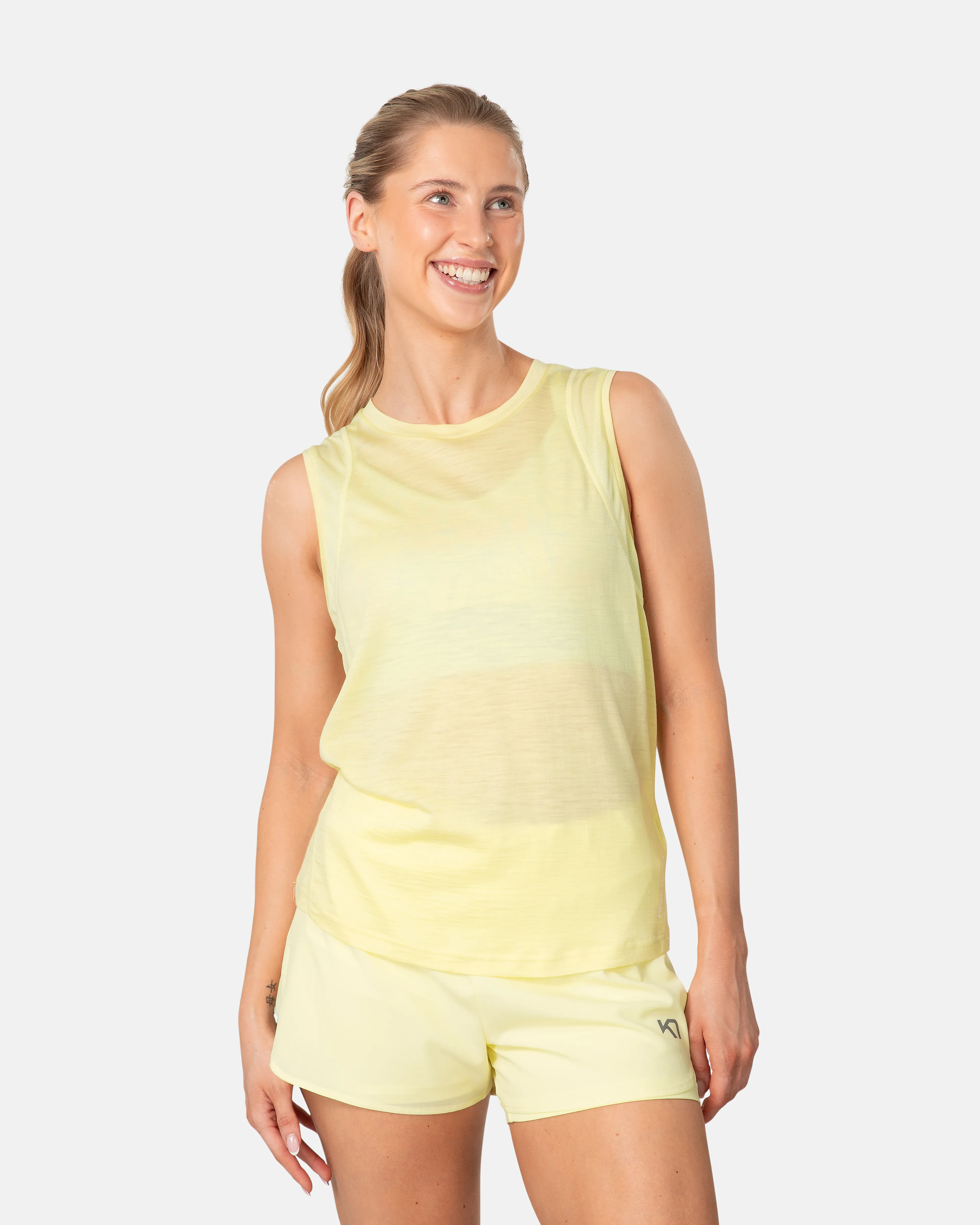 EMBLA WOOL TOP
