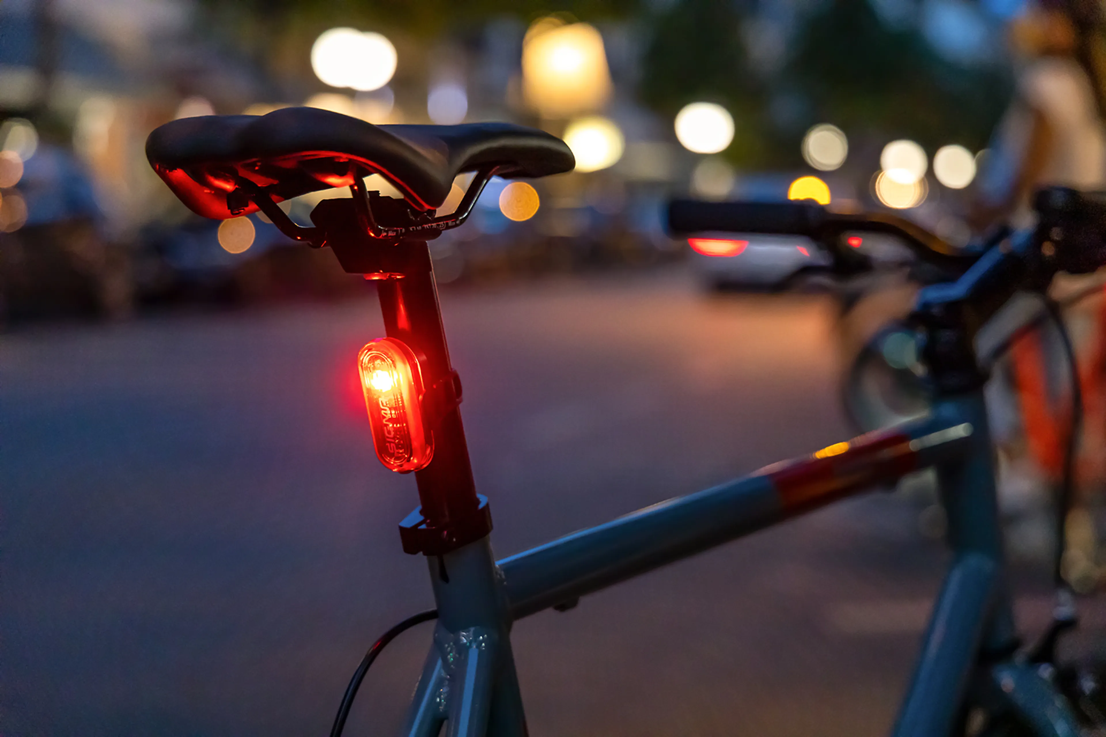 Light set AURA 30 Set Black/ red 2 x AA + 3 x AAA, 30 lux, S