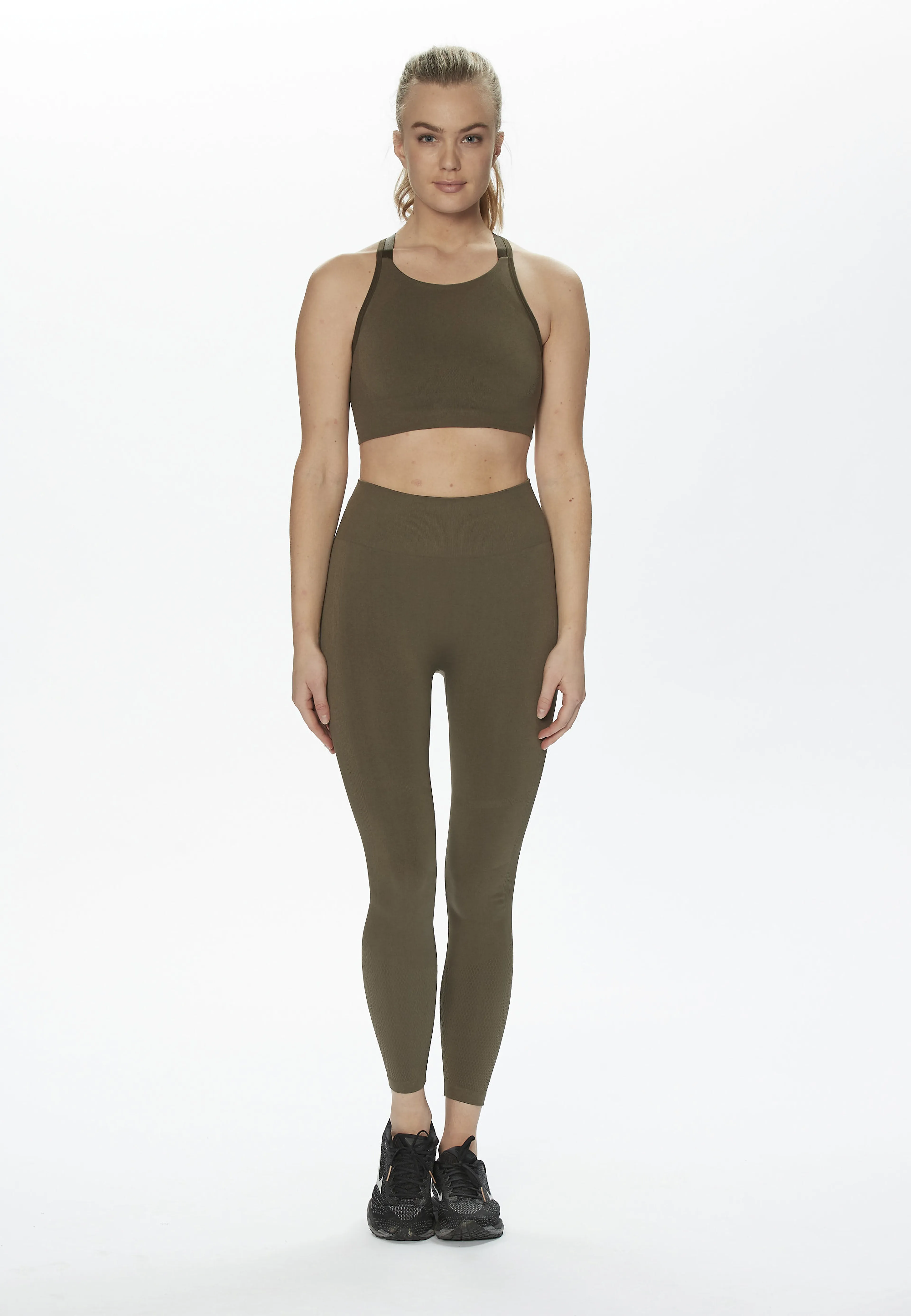 3121/Olive