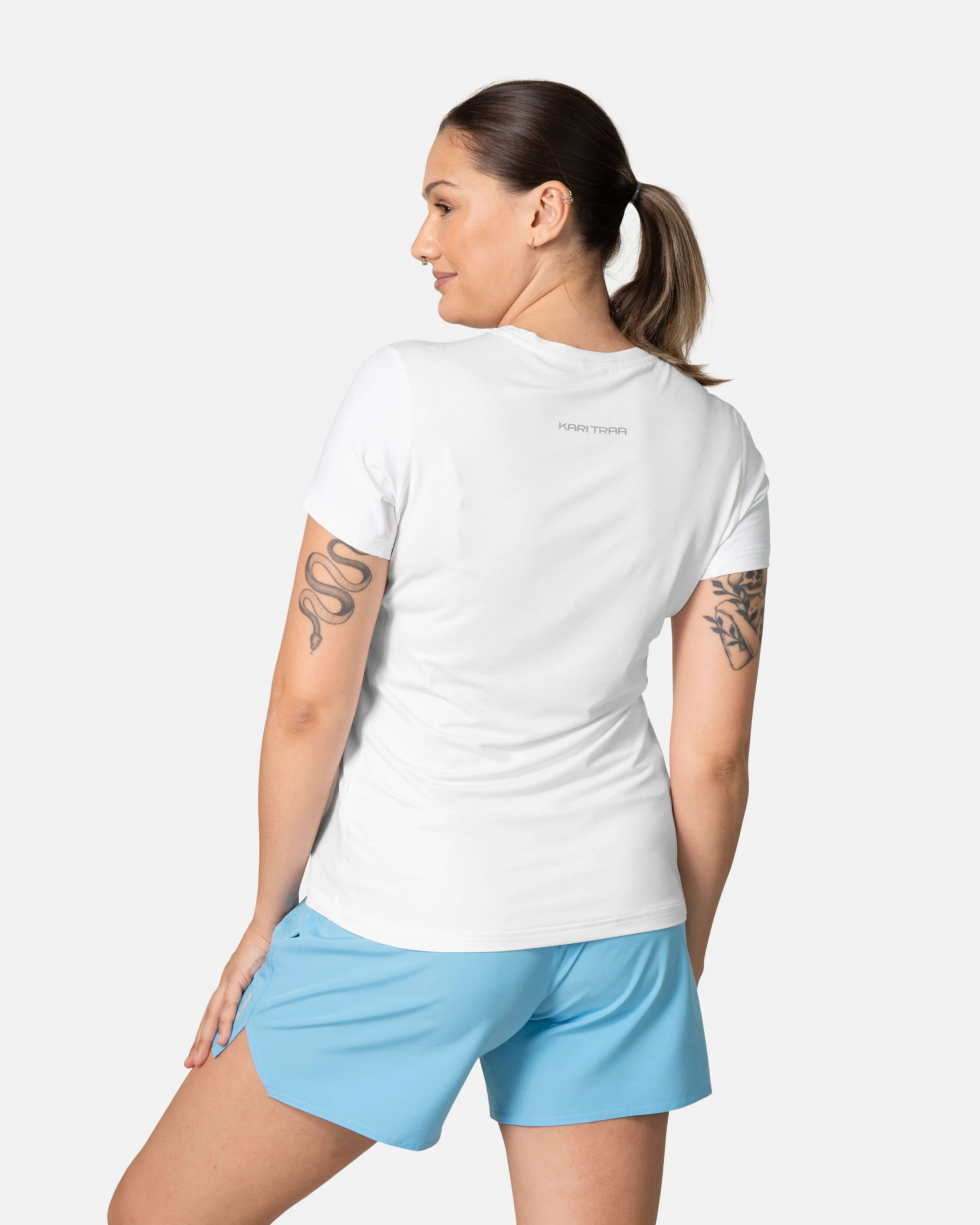 AVA TEE