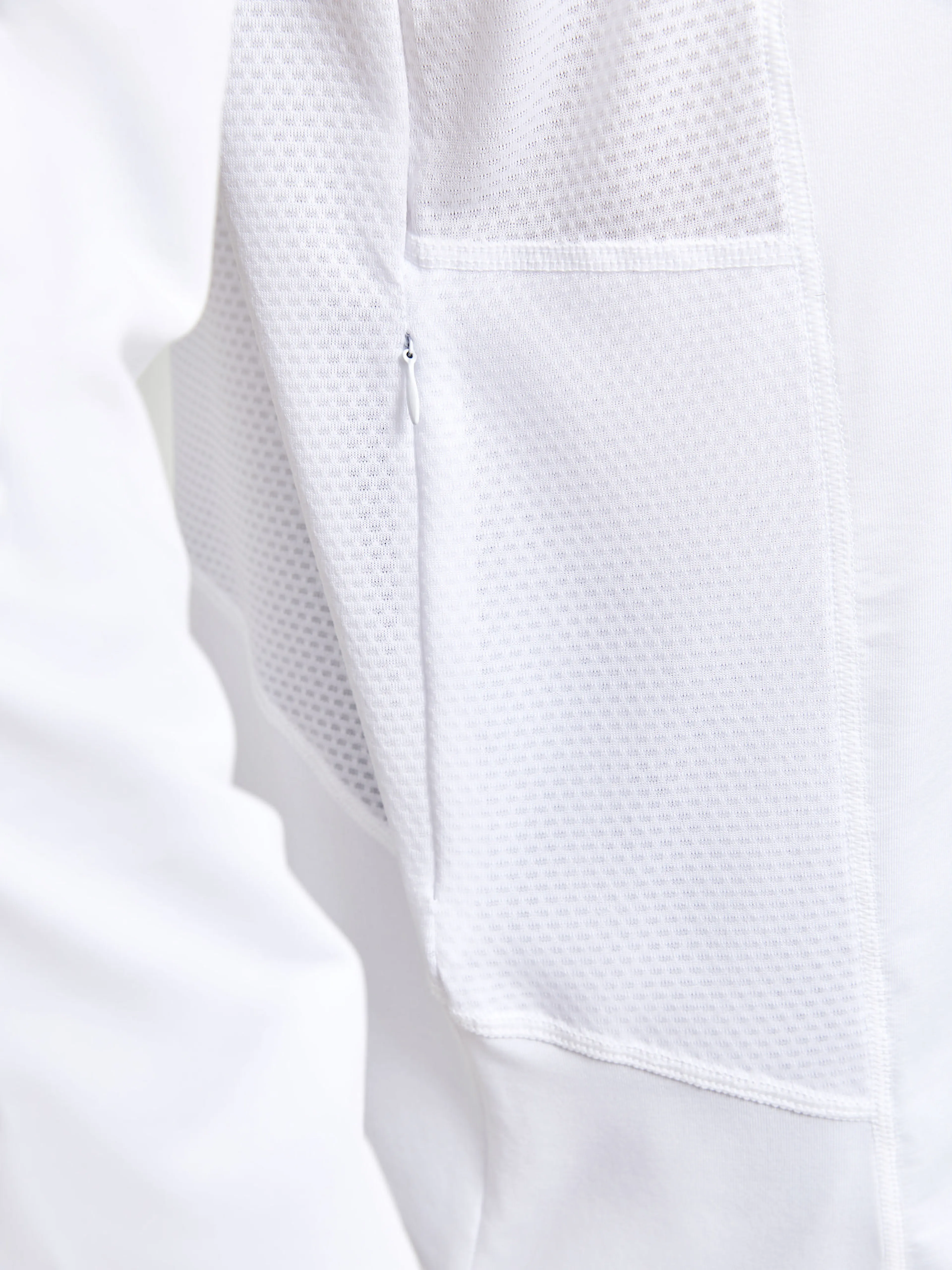 Adv Essence Ls Tee M