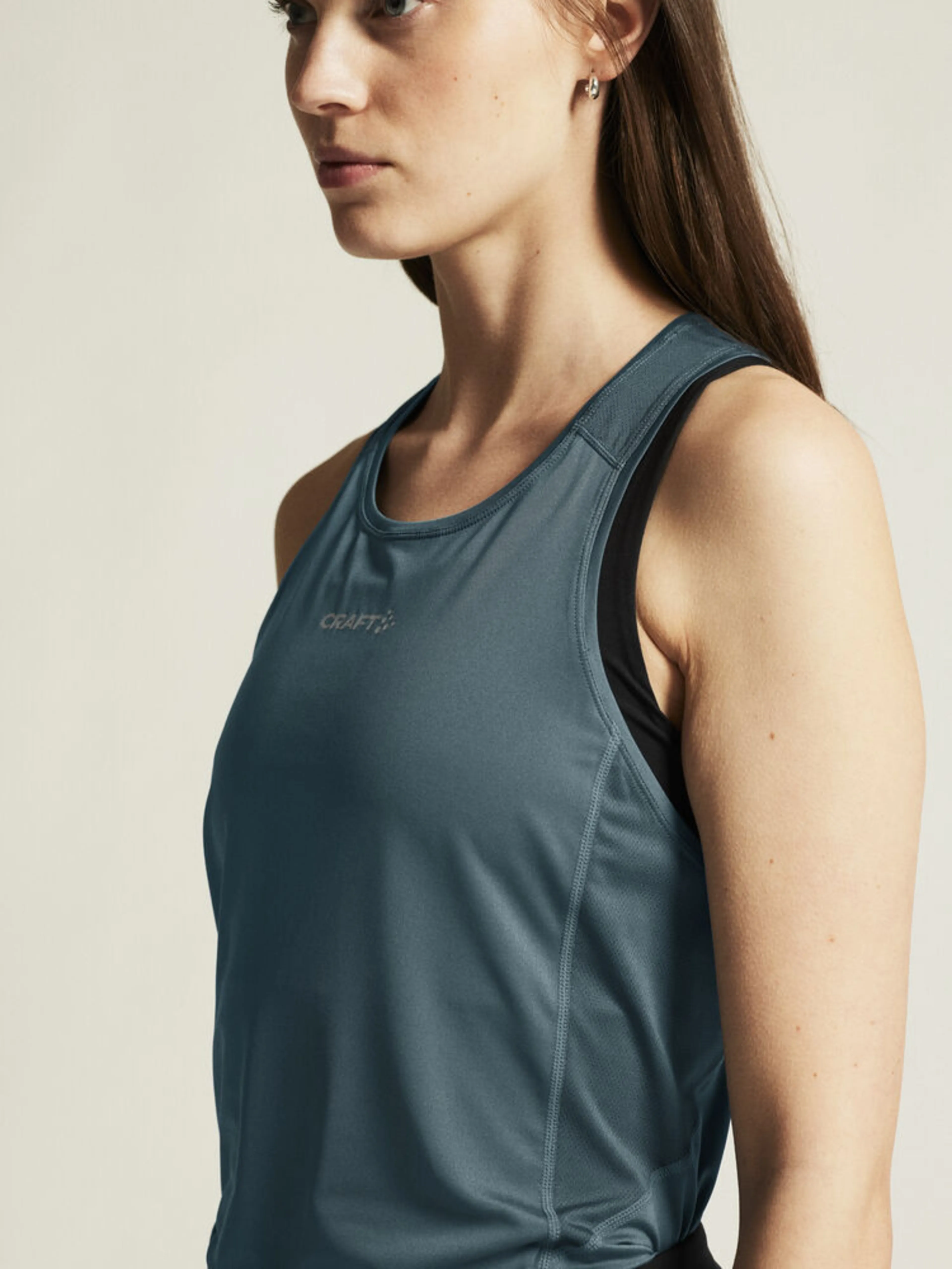 Adv Essence Singlet 2 W