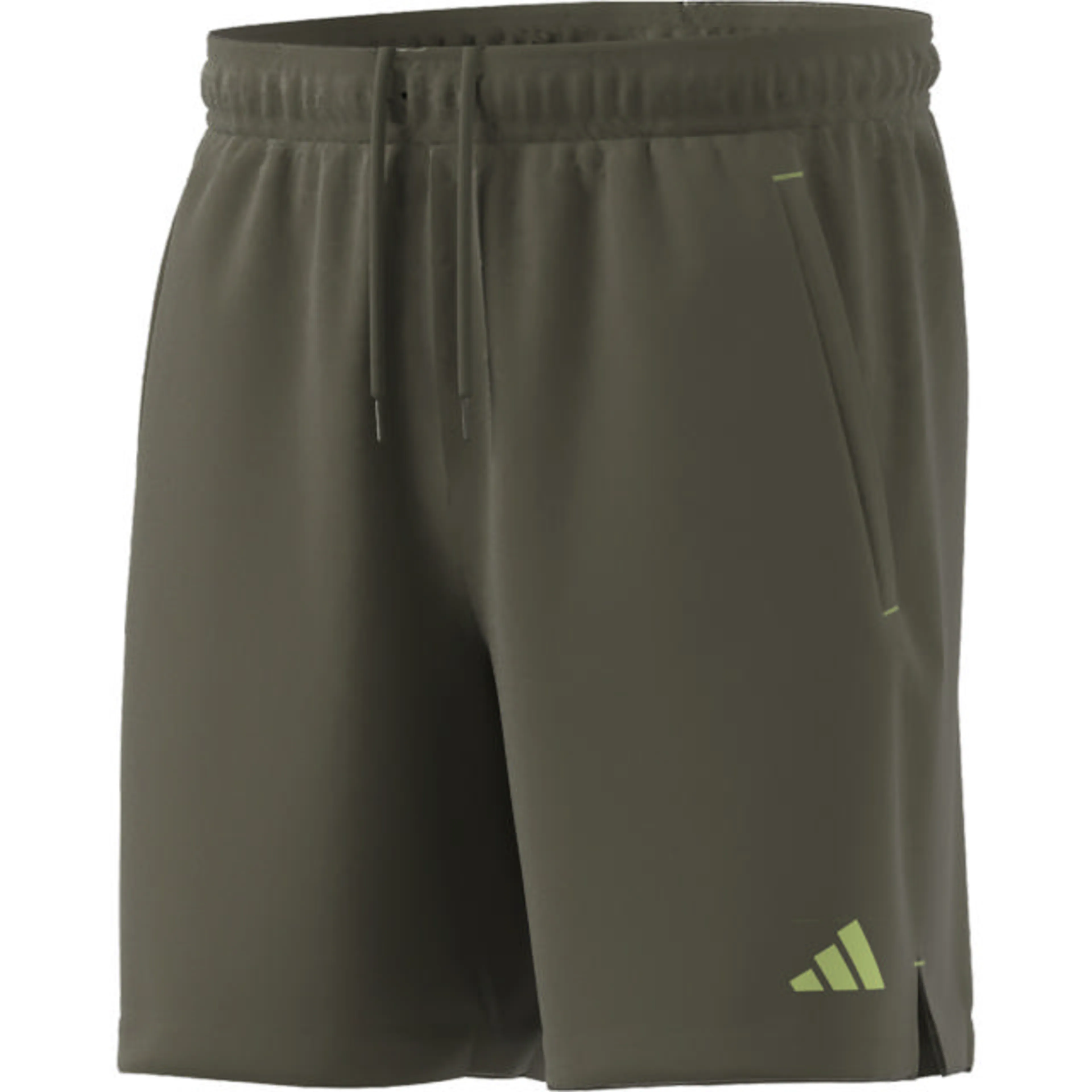 Train Essentials Seasonal Camo shorts herre