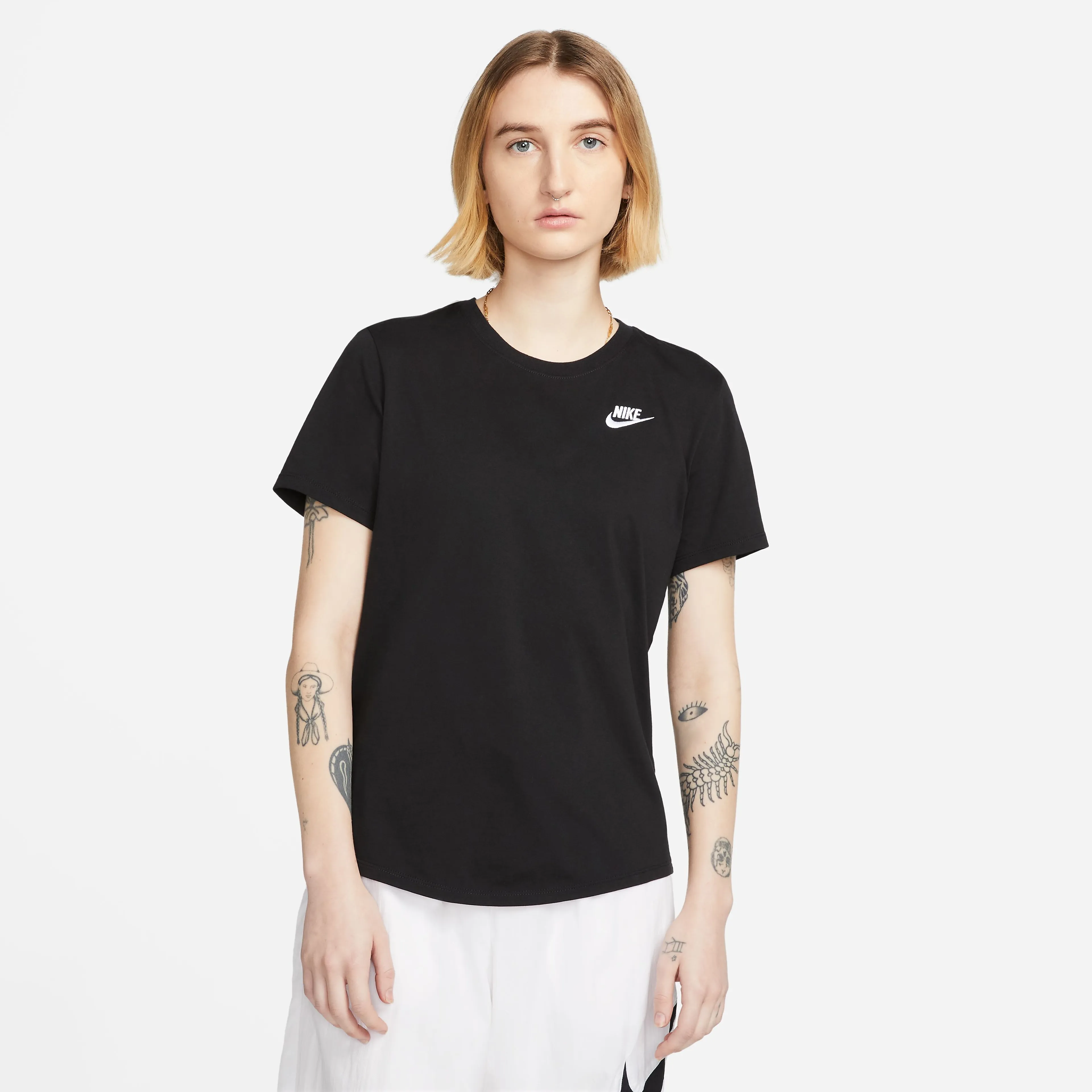 Sportswear Club Essentials t-skjorte dame Sportswear Club Essentials t-skjorte dame