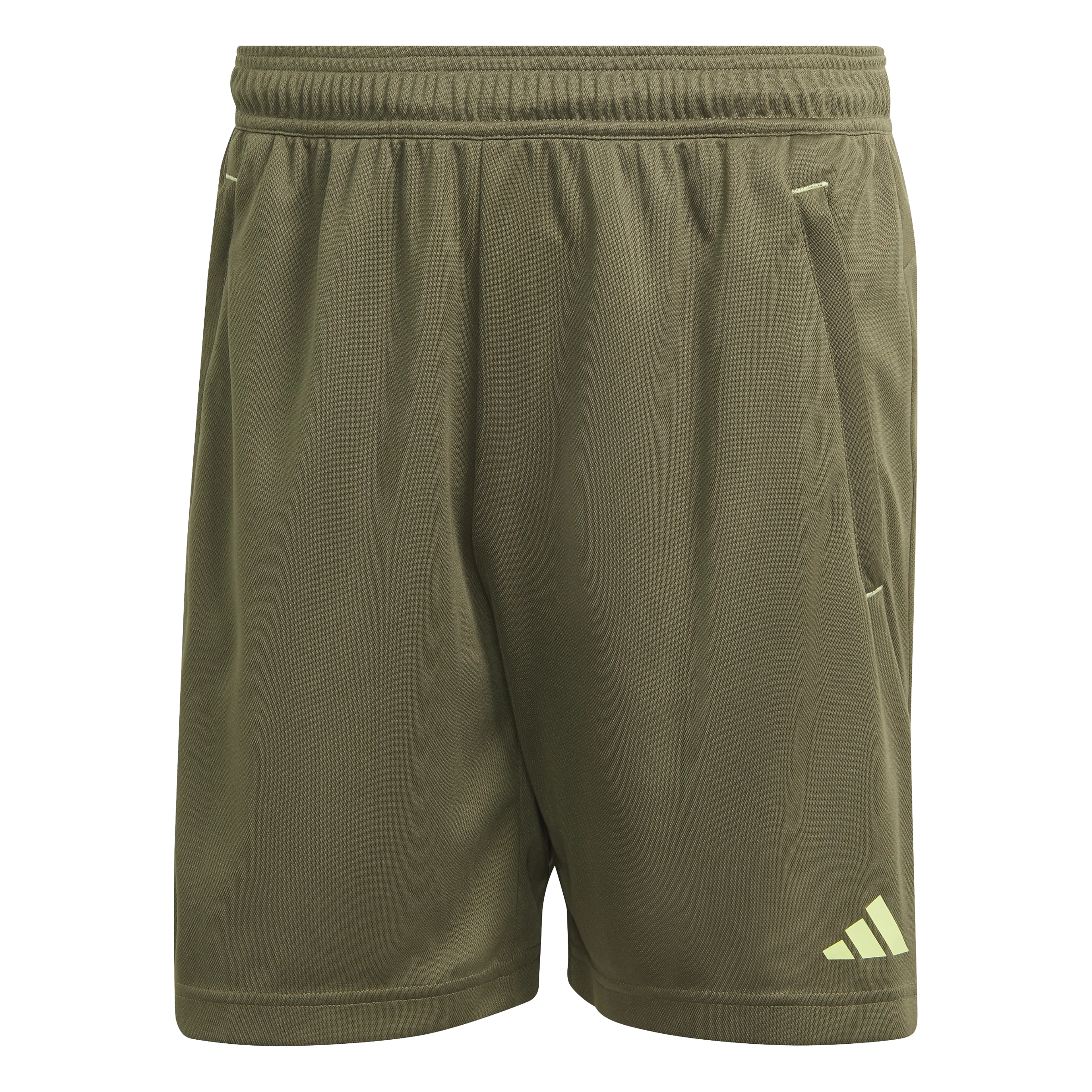 Train Essentials Seasonal Camo shorts herre