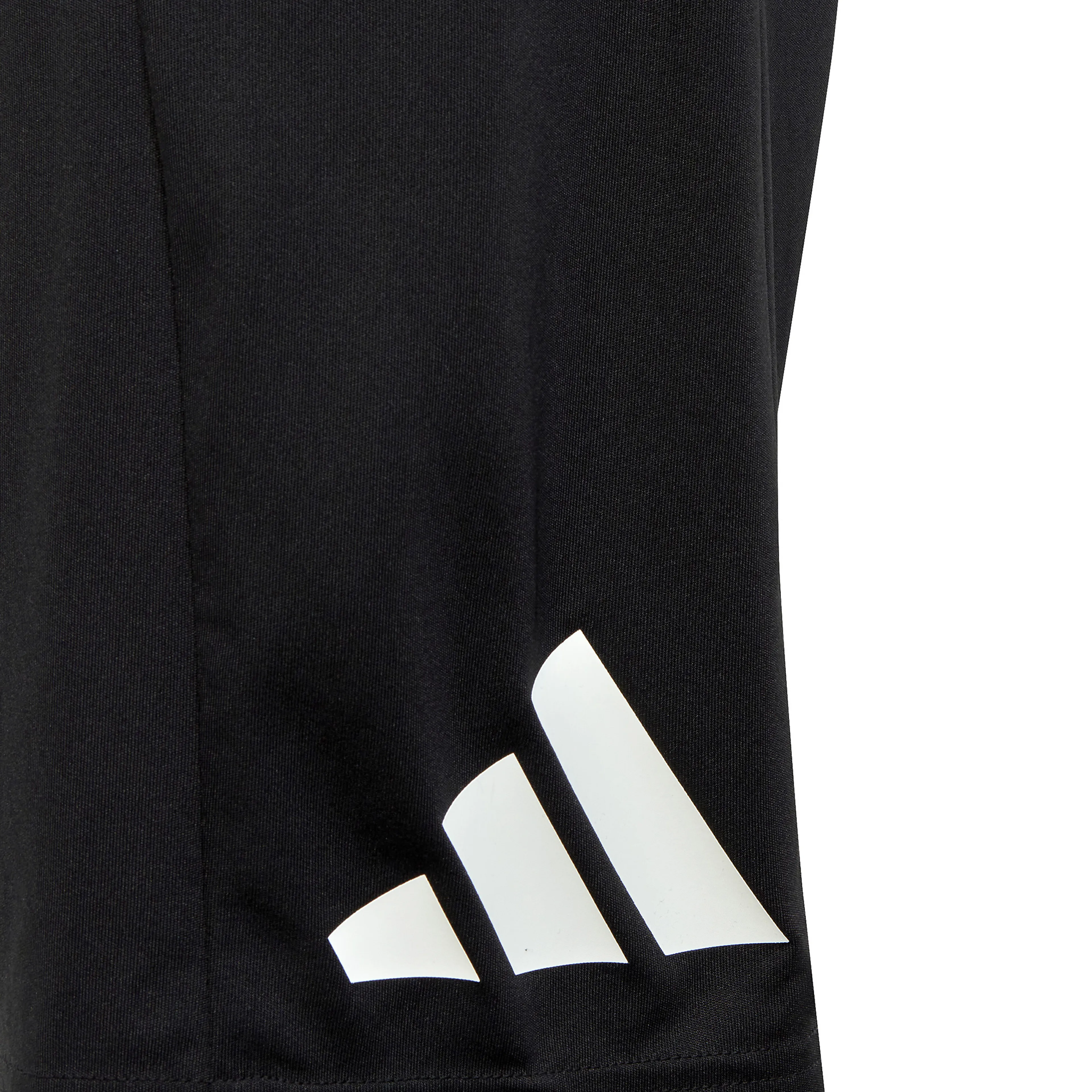 Train Essentials AEROREADY Logo shorts junior
