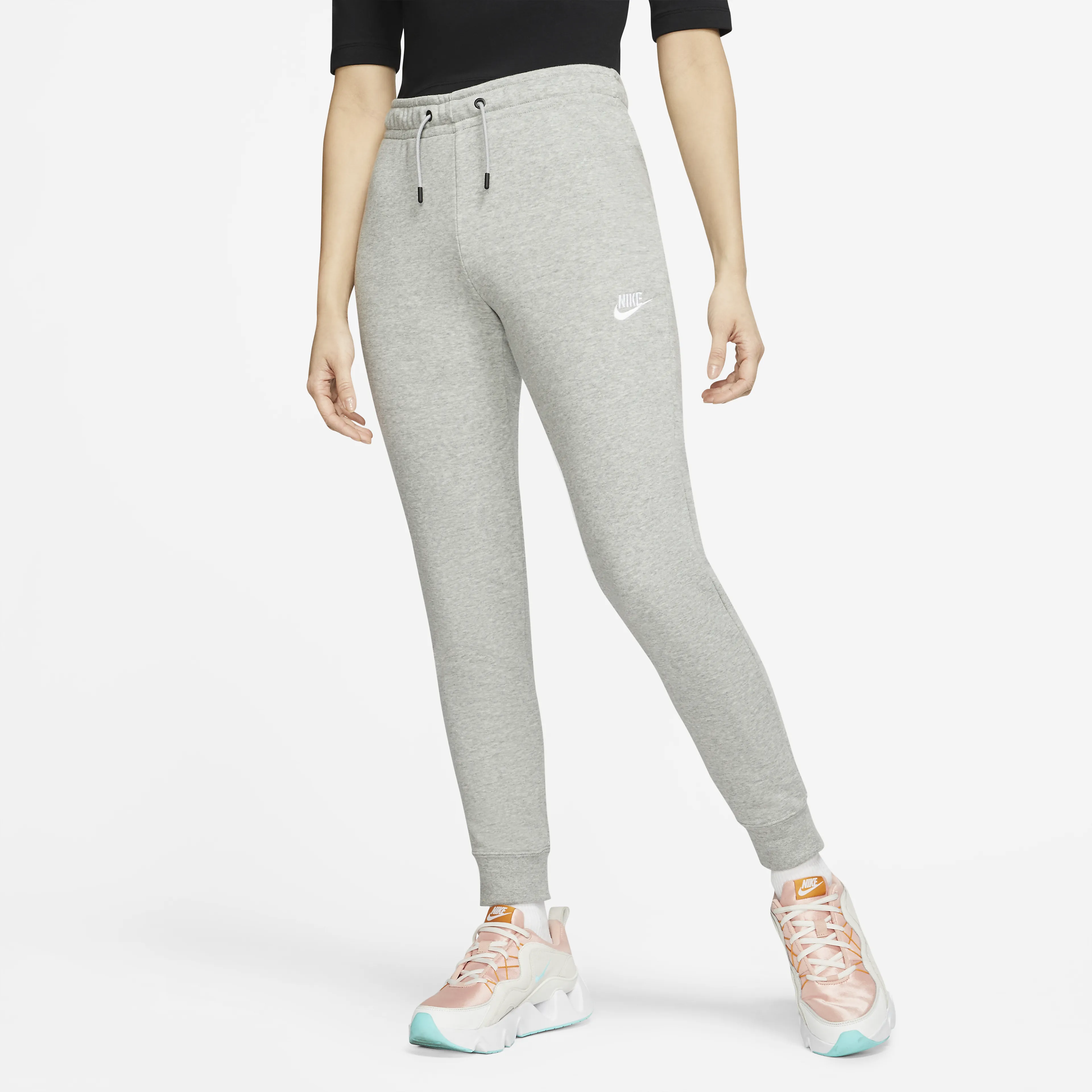 Sportswear Essential joggebukse dame