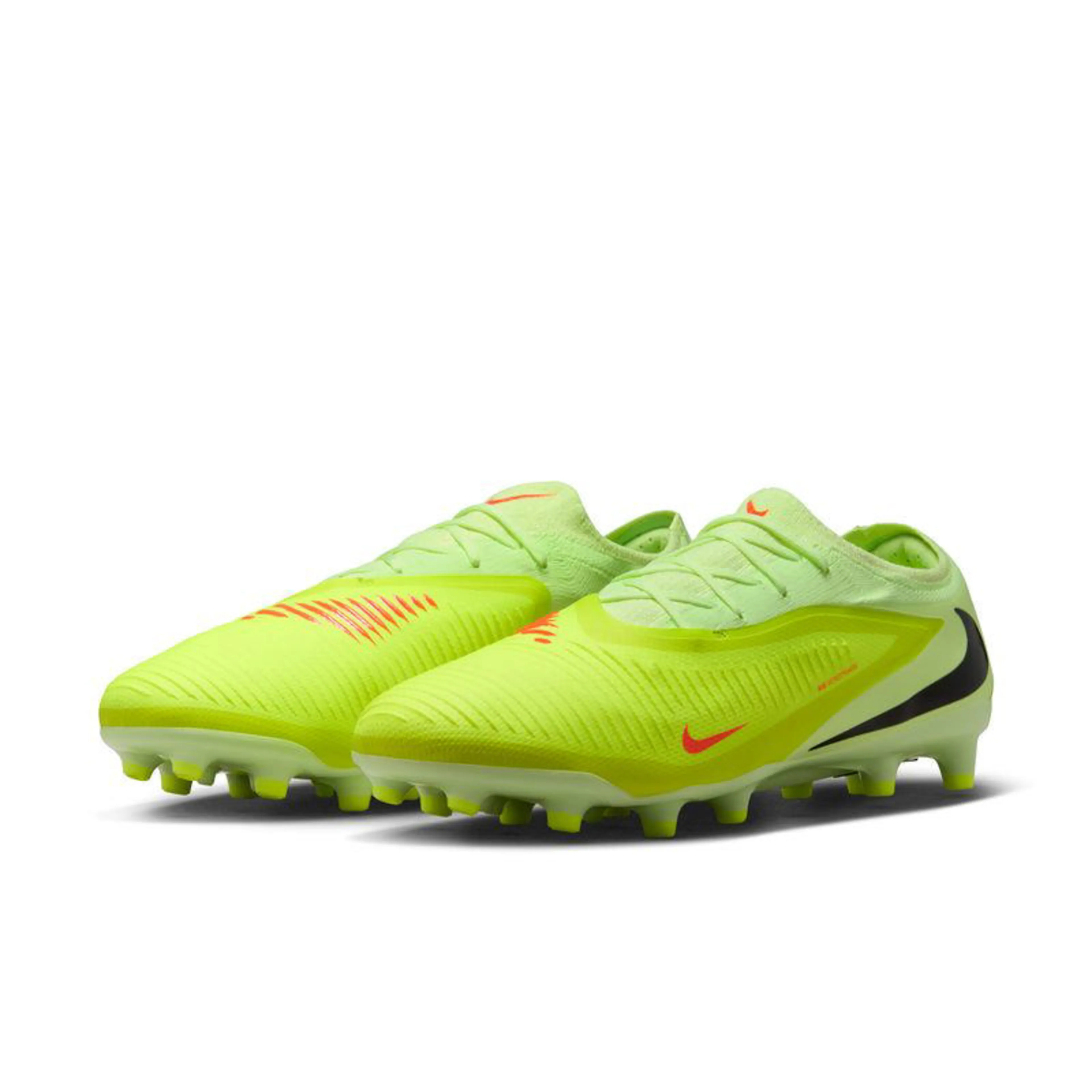 Phantom 6 Low Pro Artificial-Grass Fotballsko Kunstgress