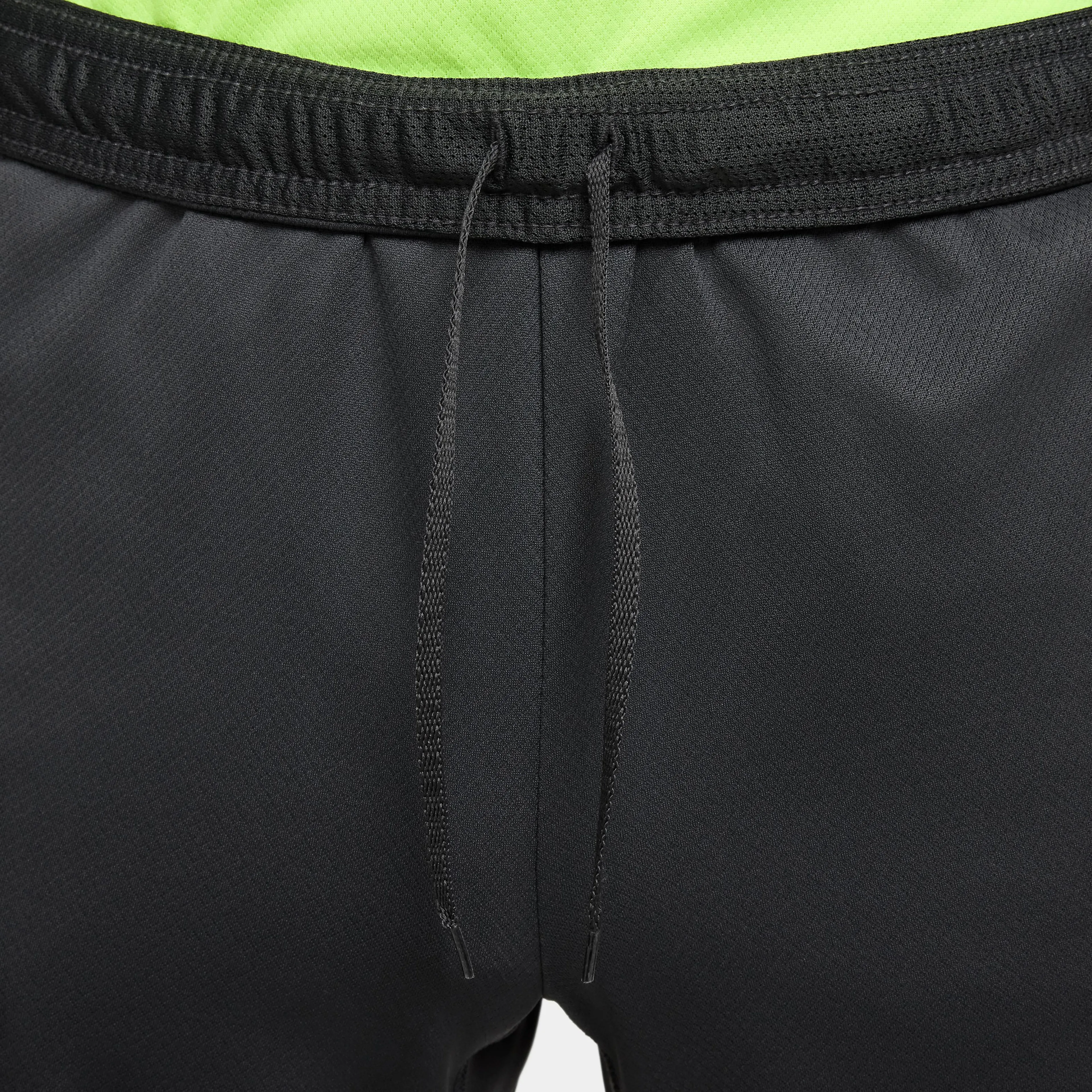 Strike Dri-FIT Global shorts herre
