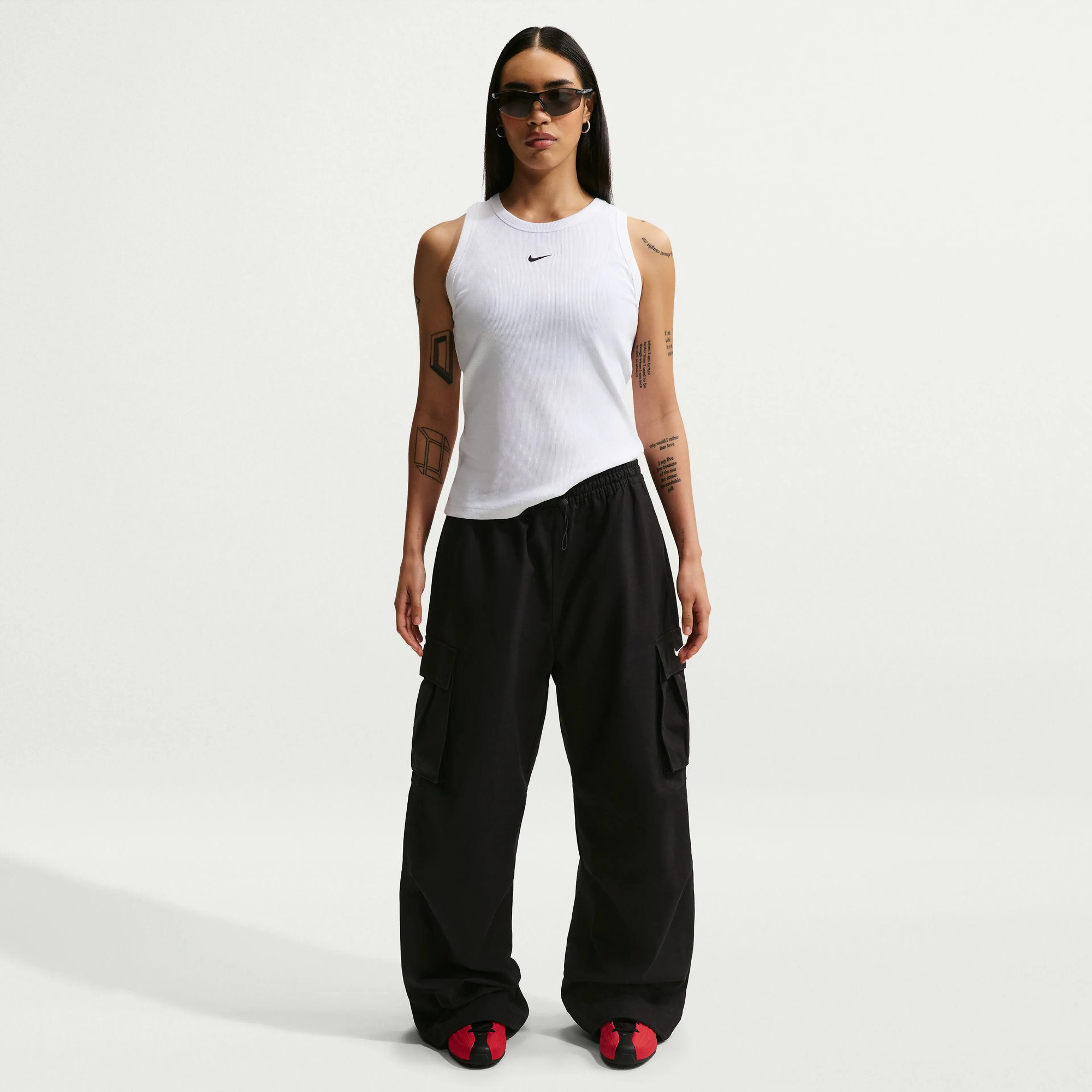 WHITE/BLACK