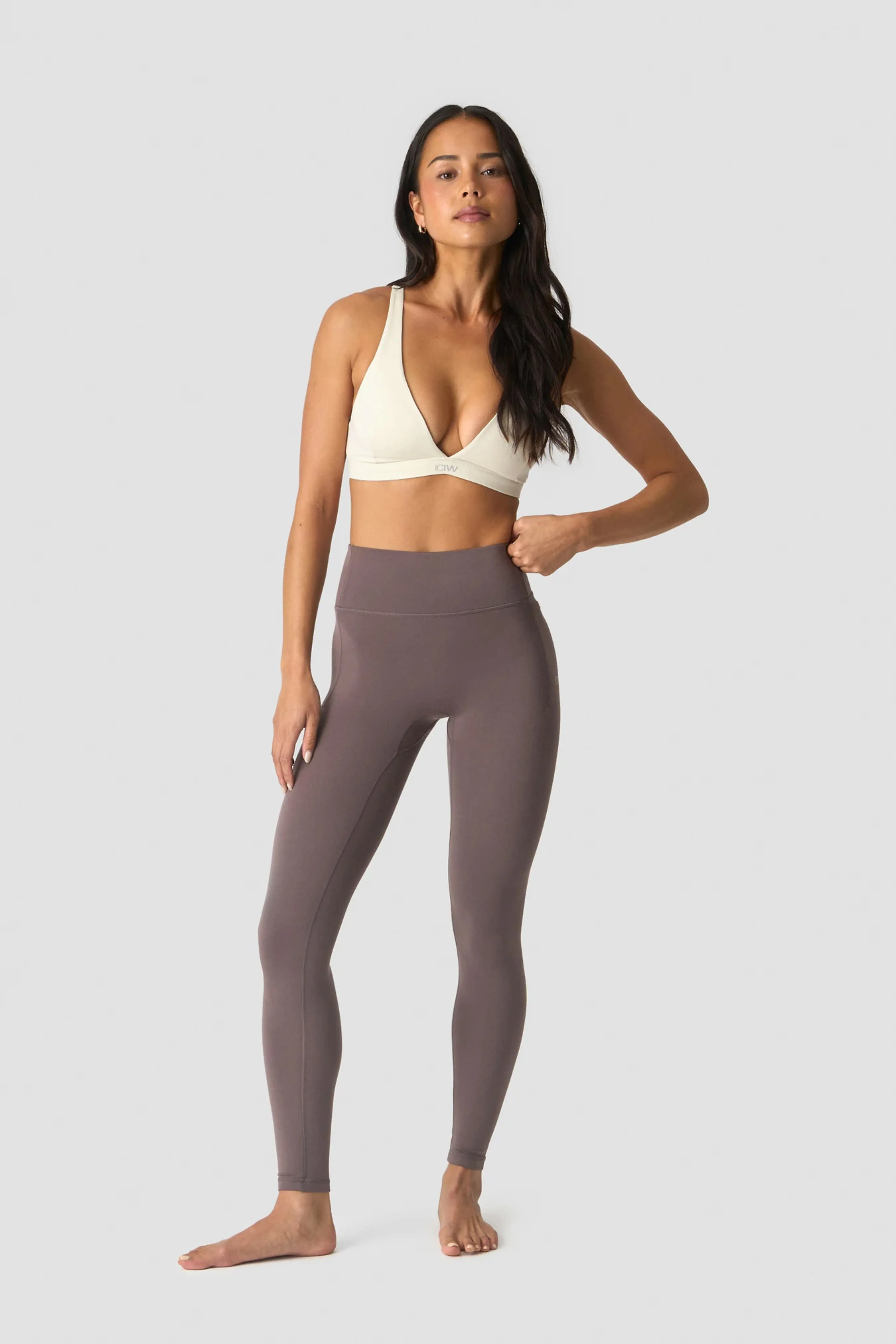 Luxe V-neck Sports Bra W