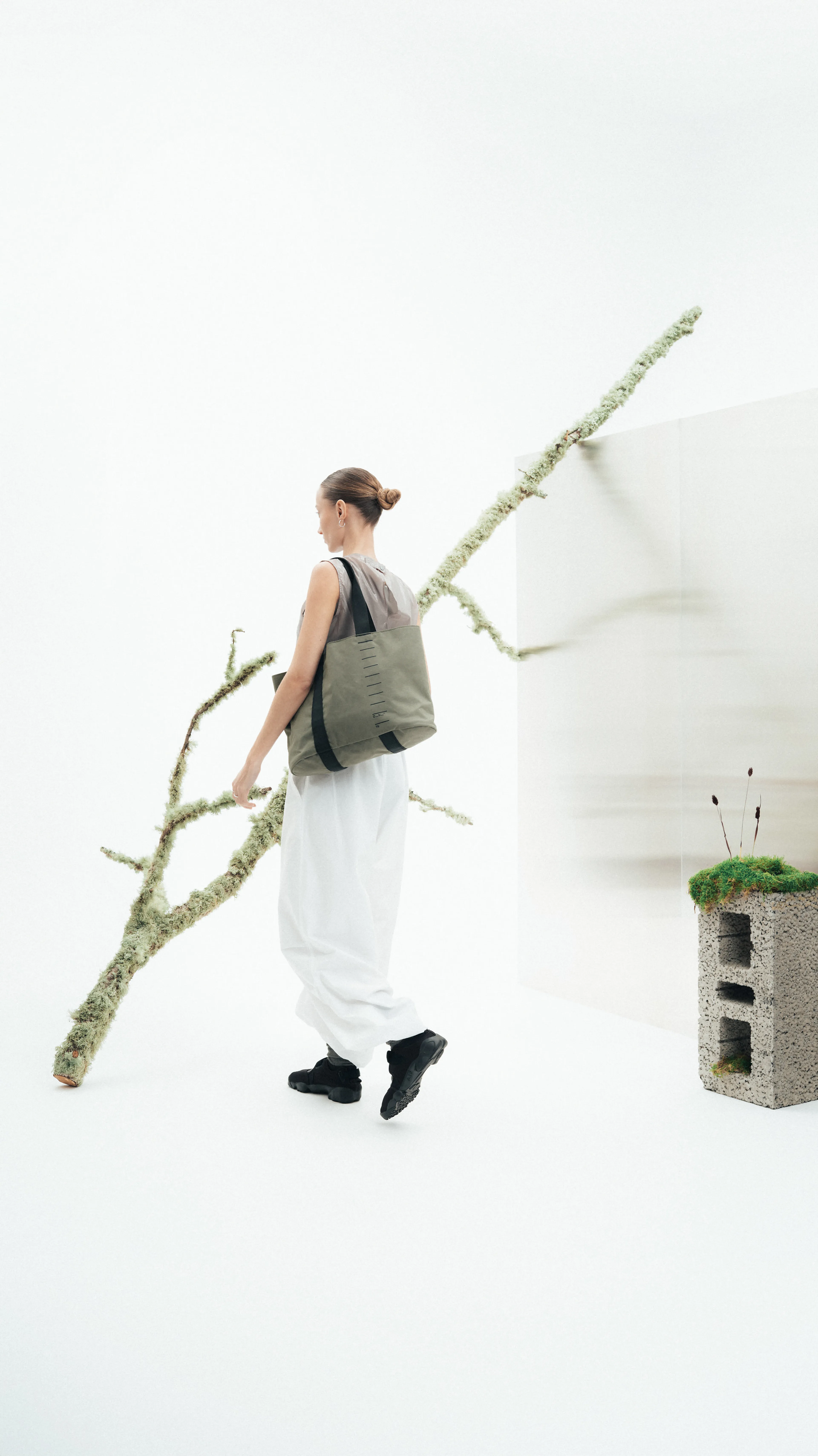 Essential Tote 20L