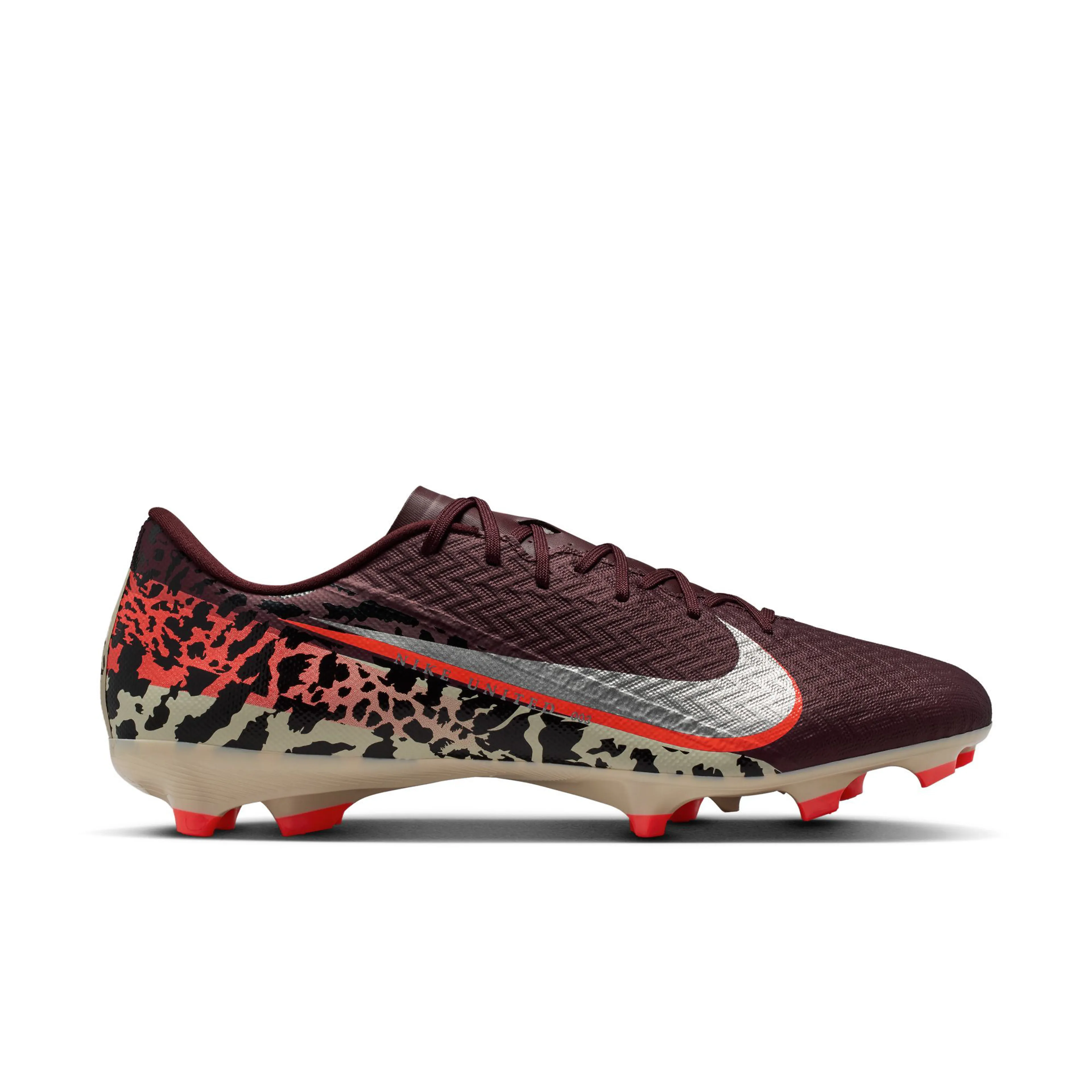 United Mercurial Vapor 16 Academy Multi-Ground Low-Top fotballsko
