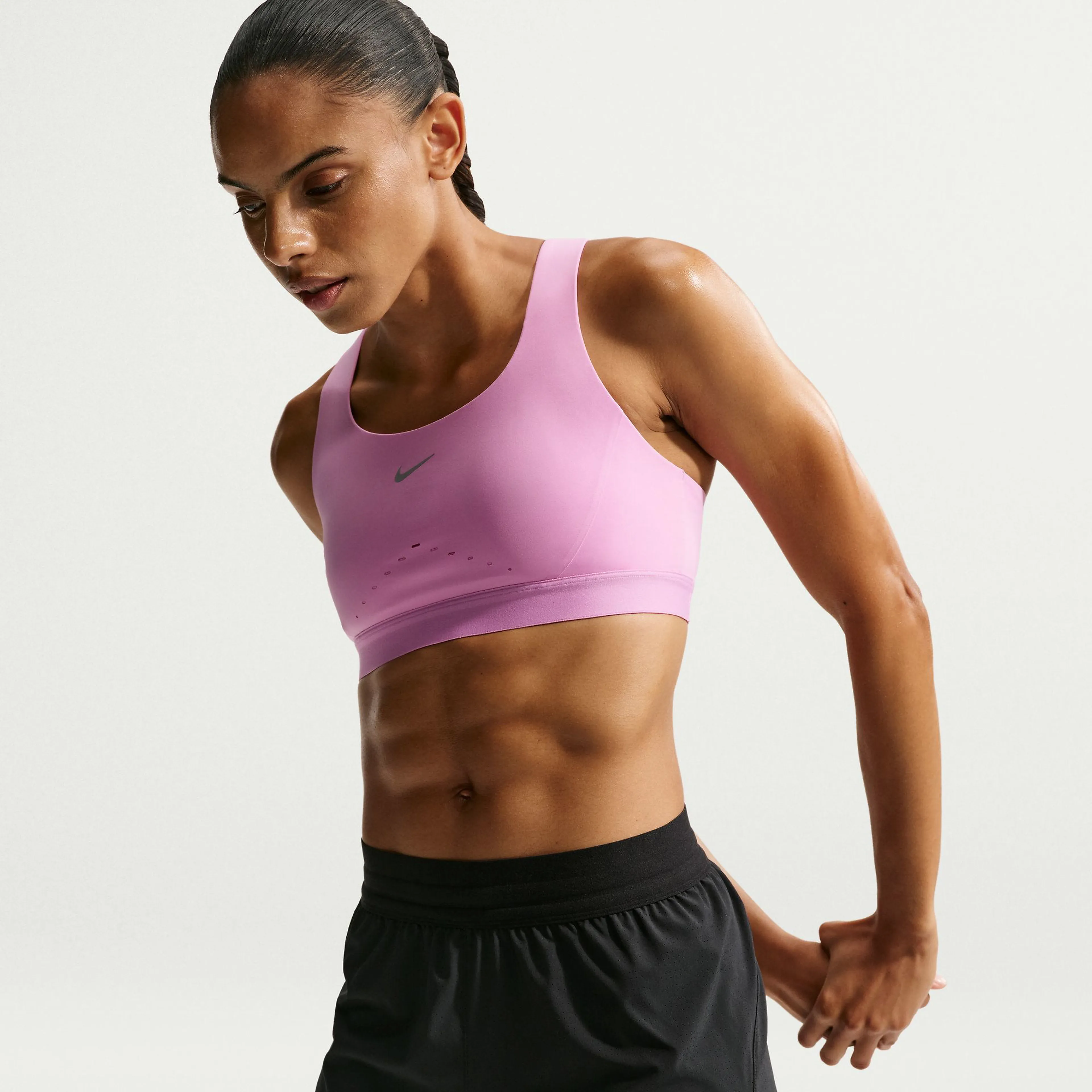 Swift Breathe Women's Dri-FIT Mid-Rise 2.5" Brief-Lined Running Shorts