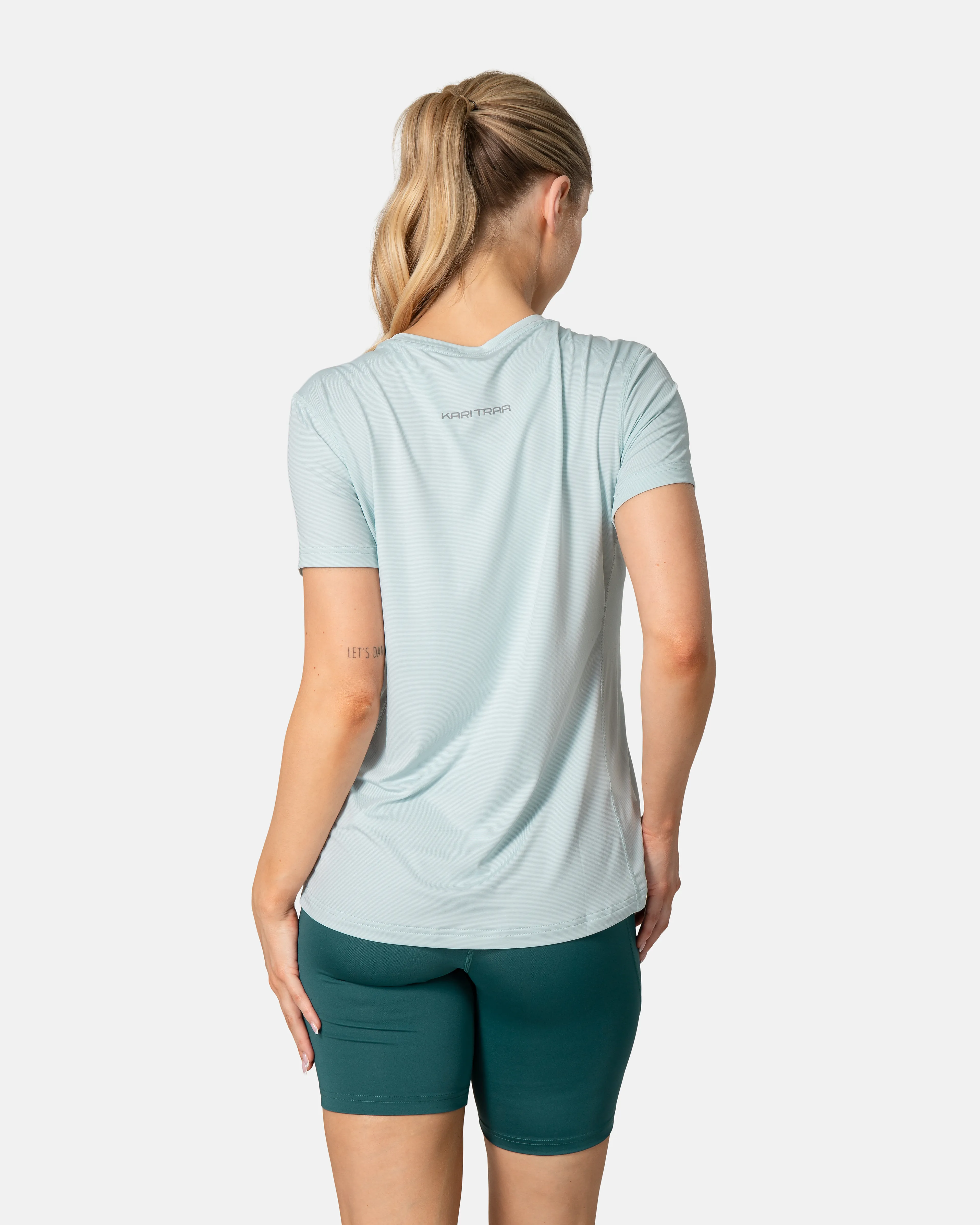 AVA TEE