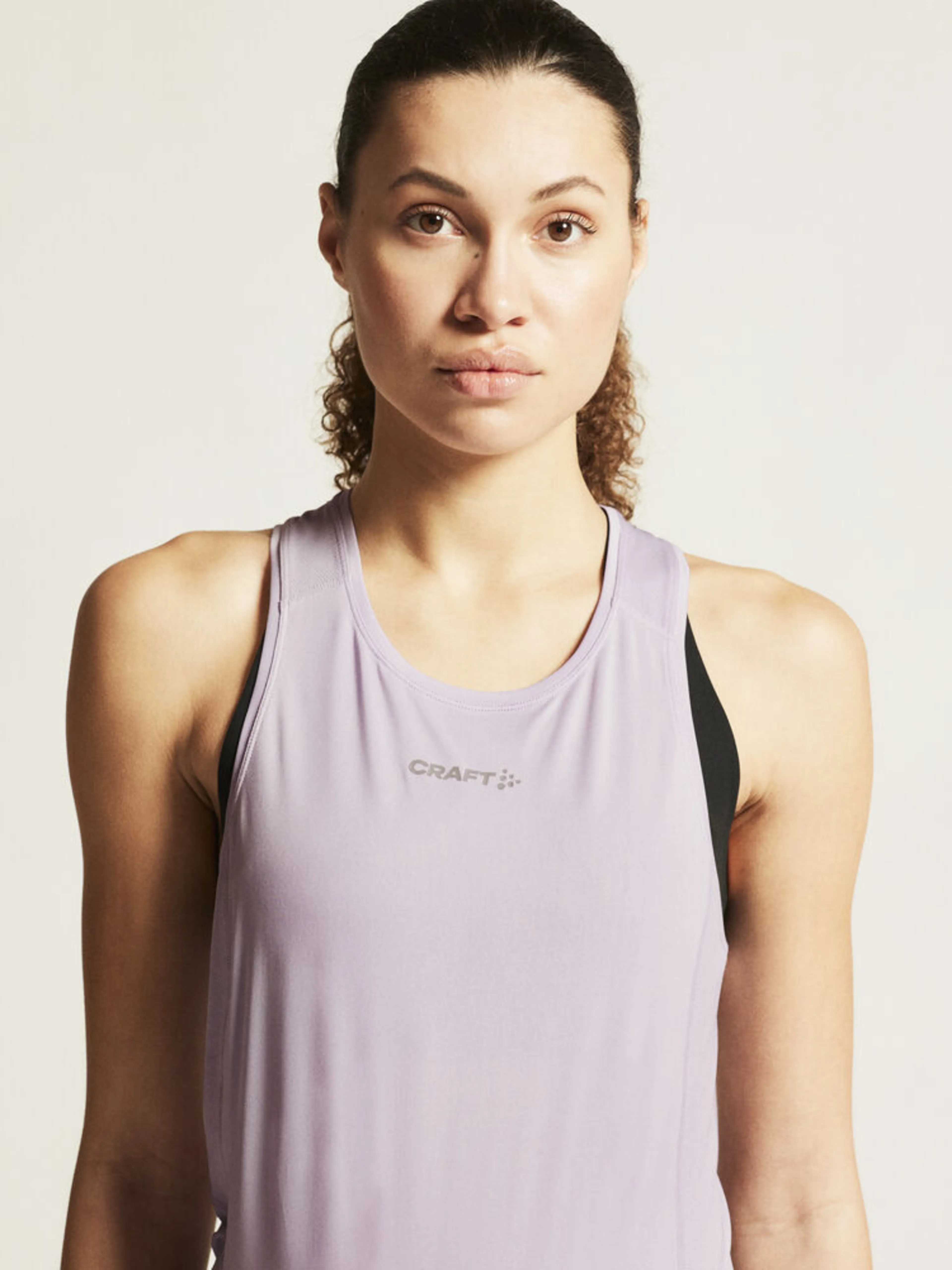 Adv Essence Singlet 2 W