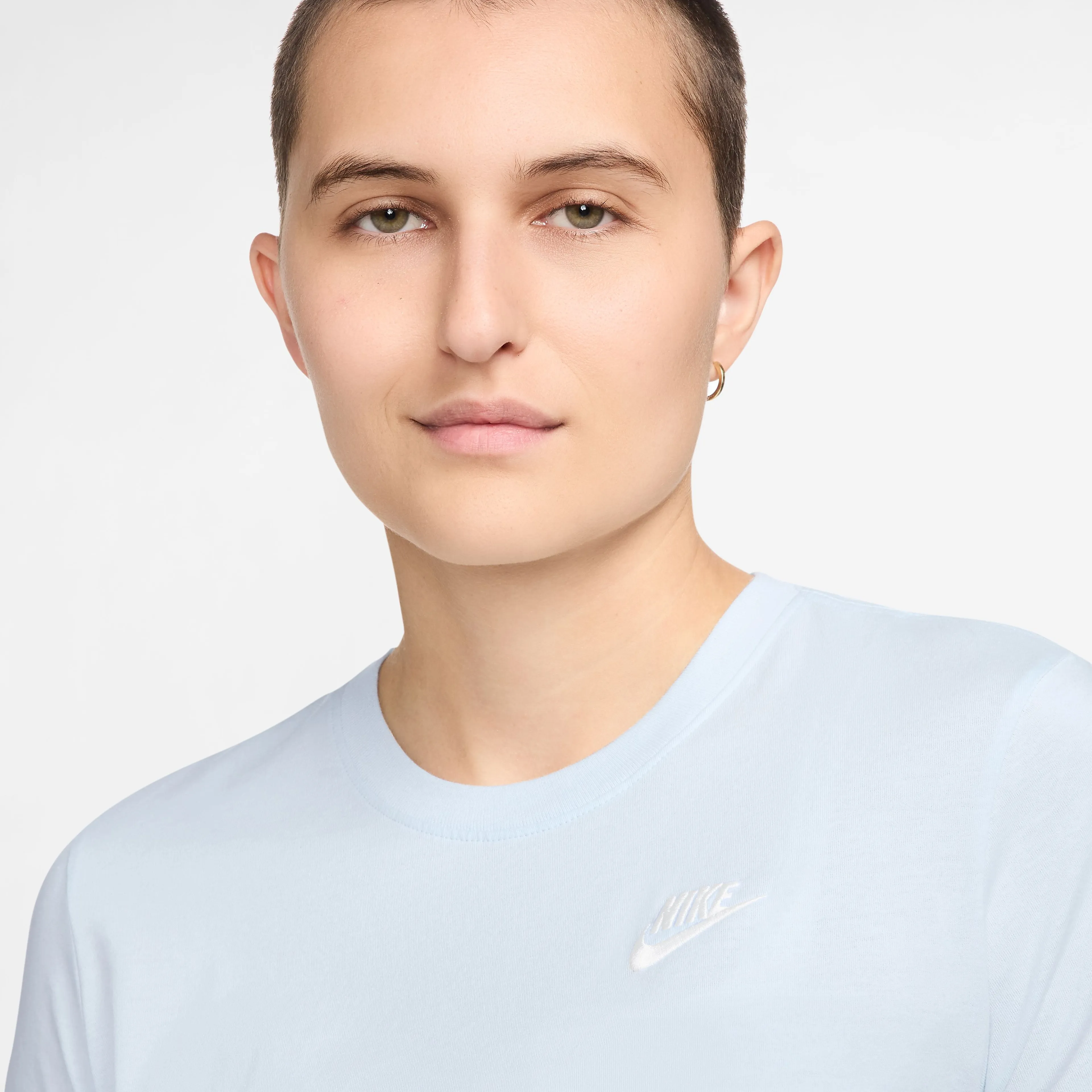 Sportswear Club Essentials Women's T-Shirt Sportswear Club Essentials Women's T-Shirt
