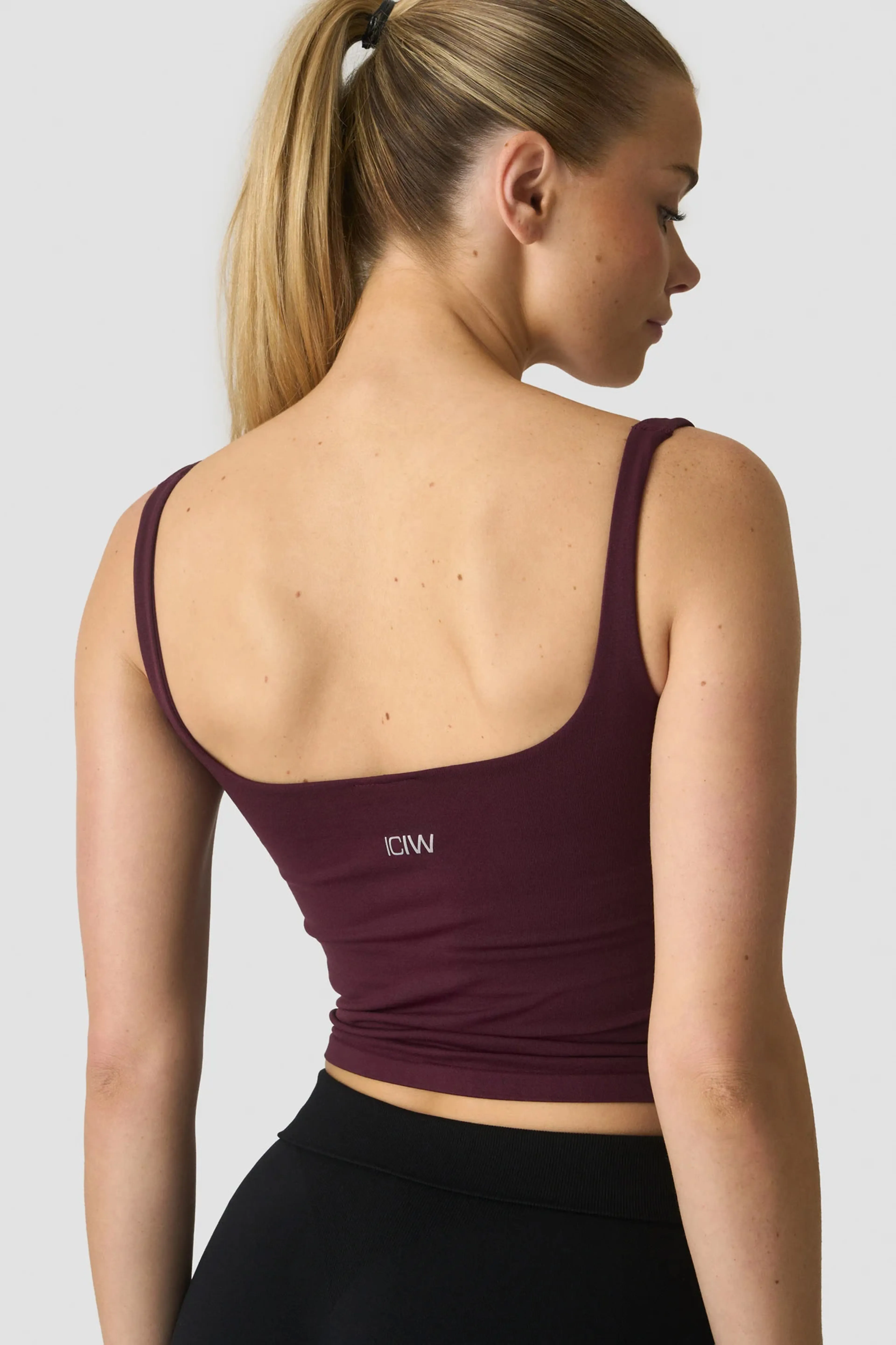 Smooth Seamless 2-in-1 Tank