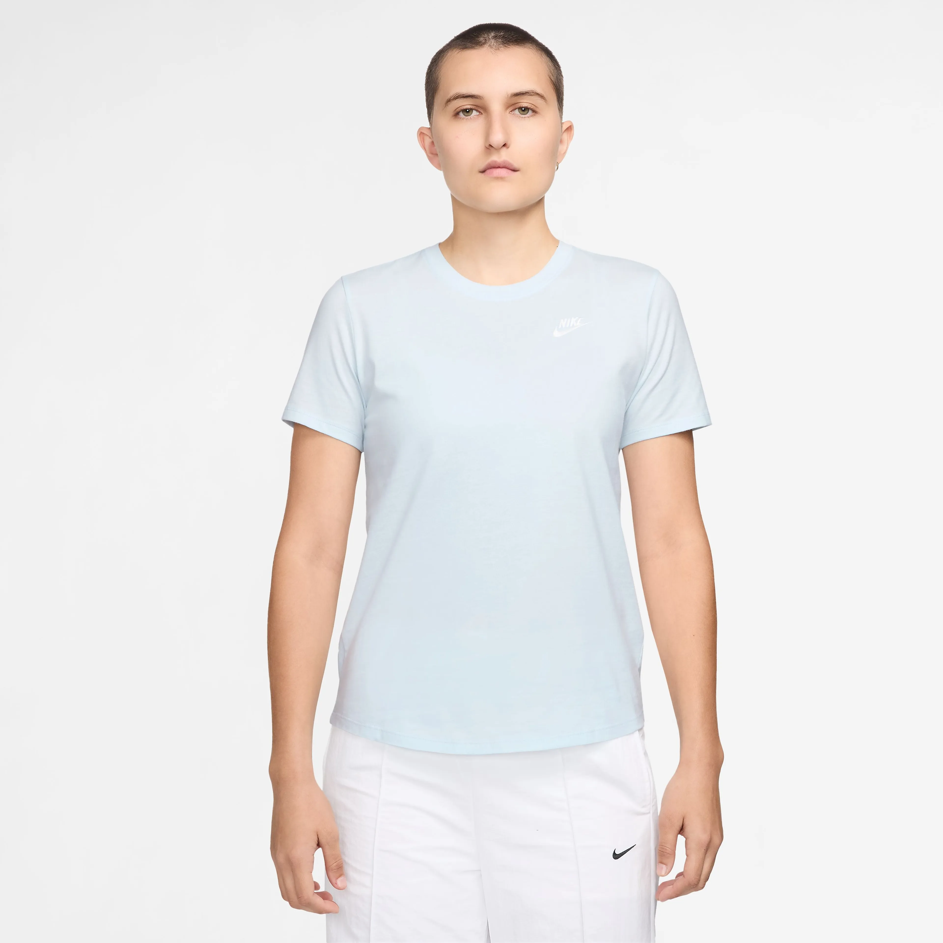 Sportswear Club Essentials Women's T-Shirt Sportswear Club Essentials Women's T-Shirt