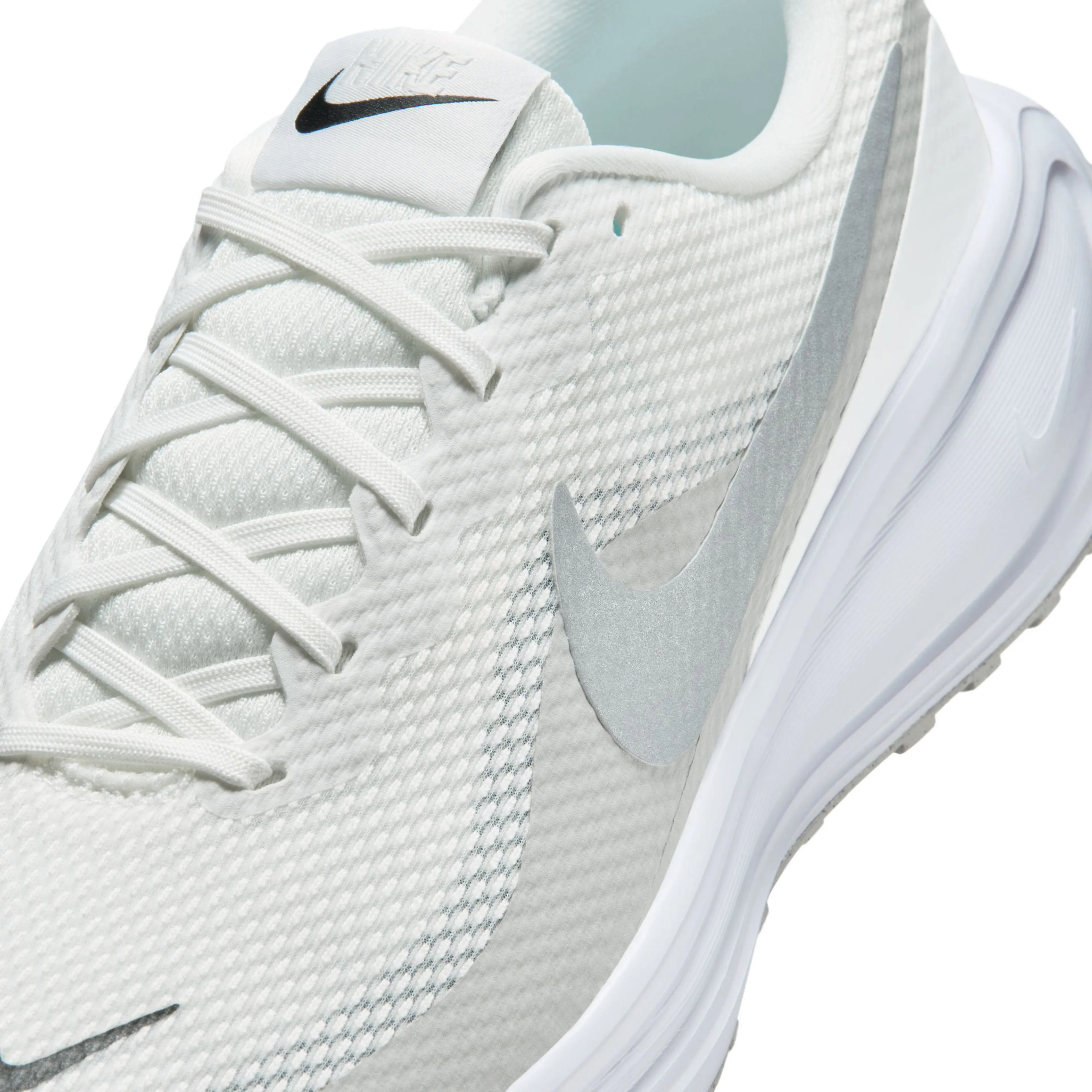 Revolution 8 Men's Road Running Shoes