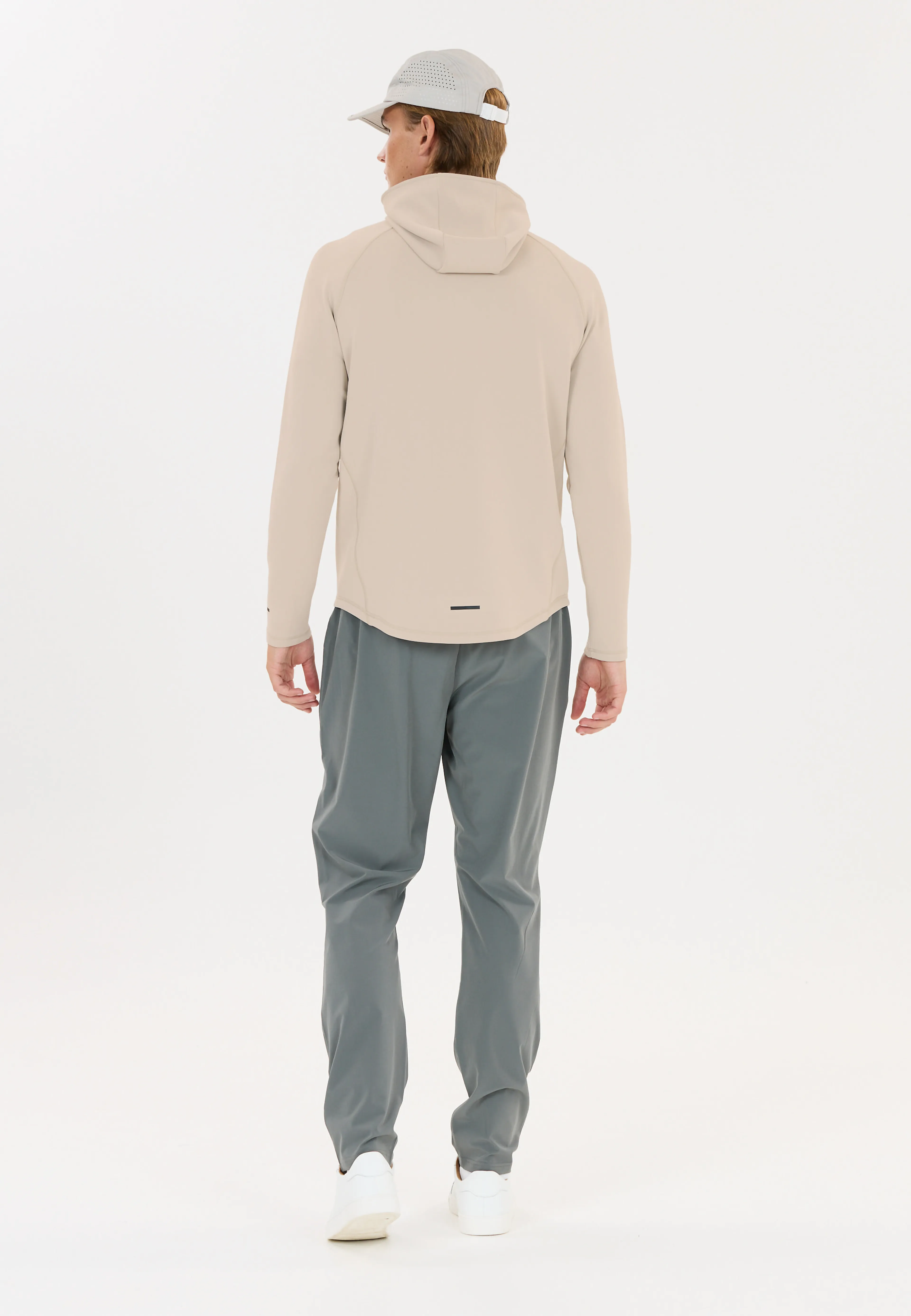 Allister M Midlayer