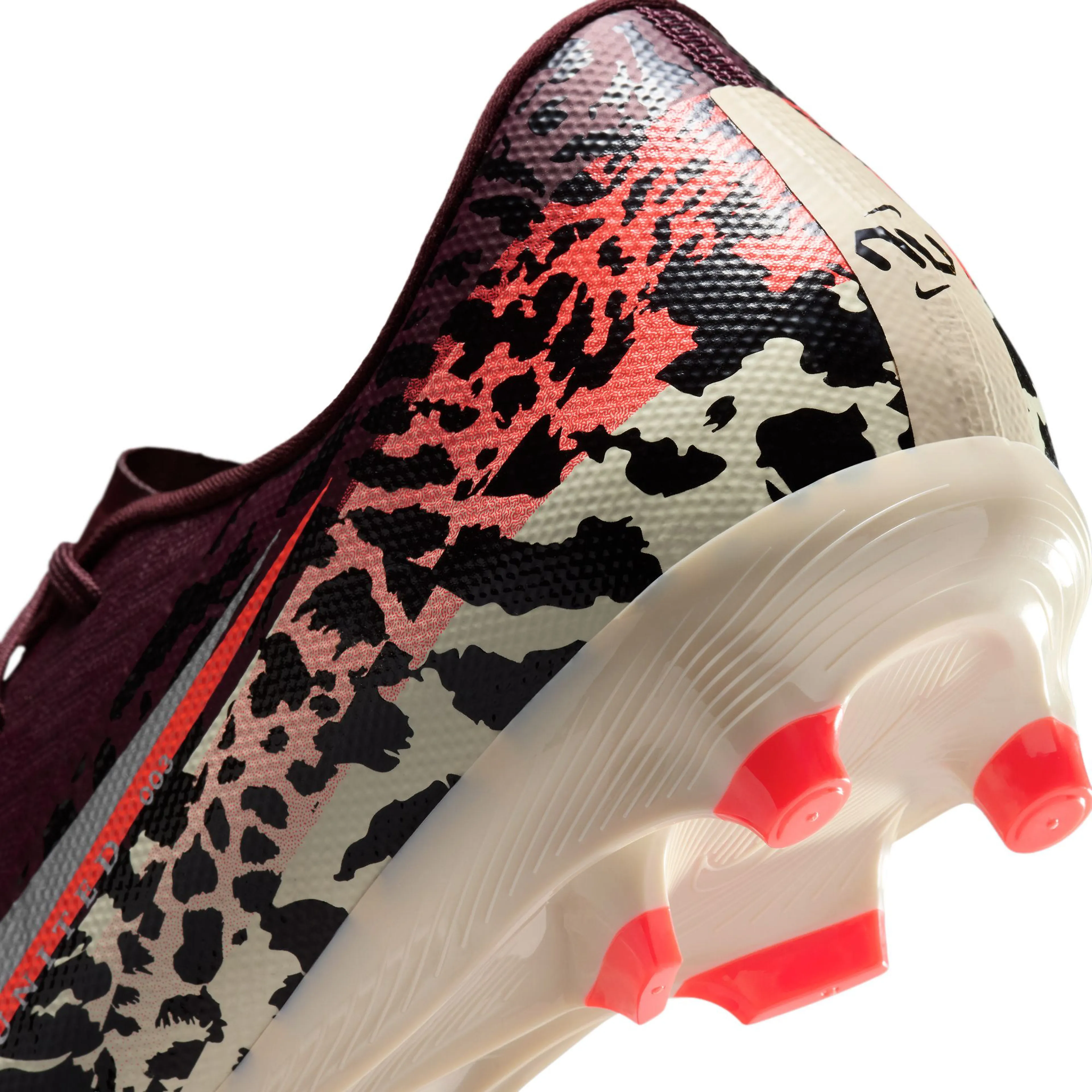 United Mercurial Vapor 16 Academy Multi-Ground Low-Top fotballsko