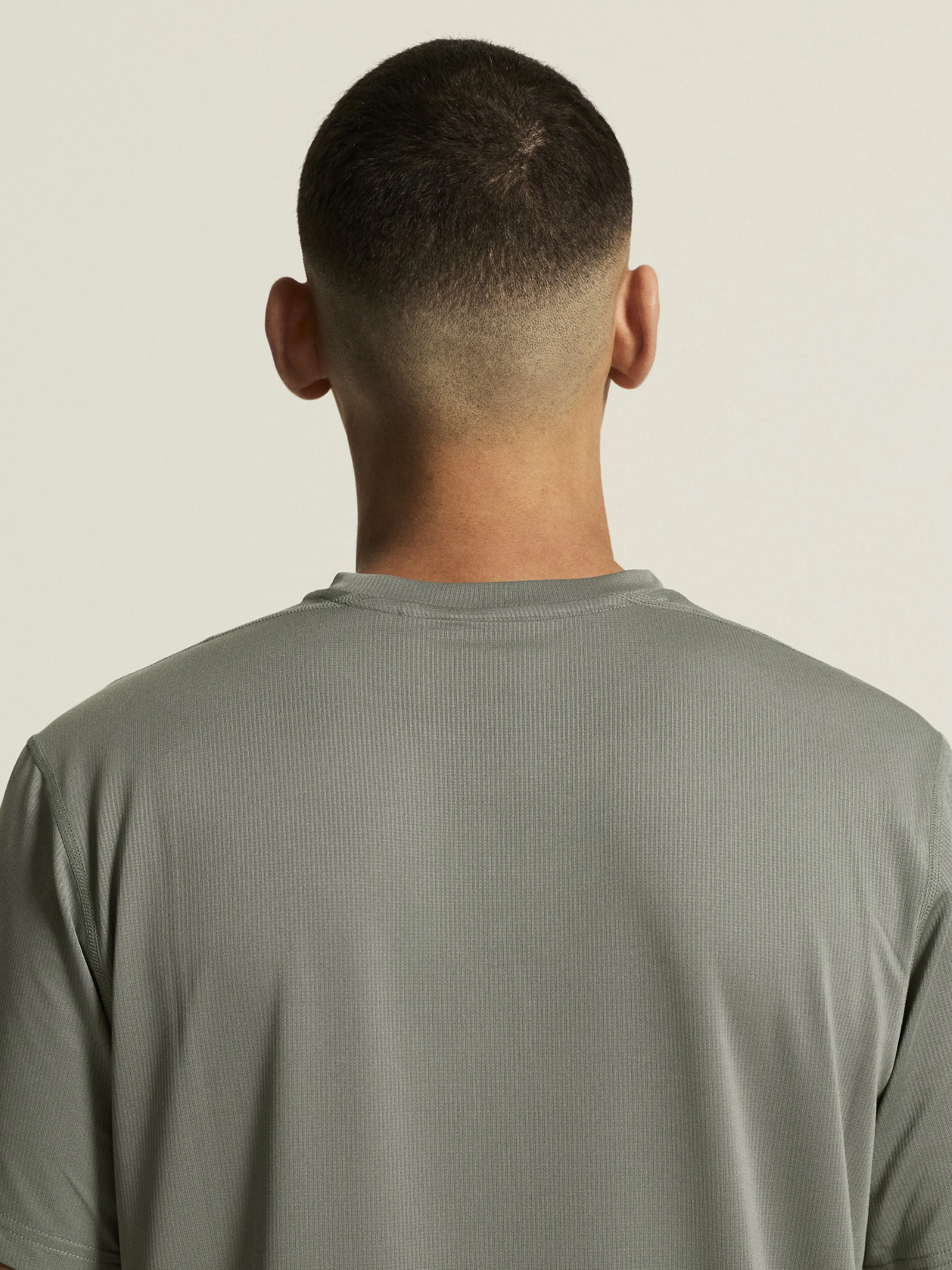 Essence Logo Tee 2 M