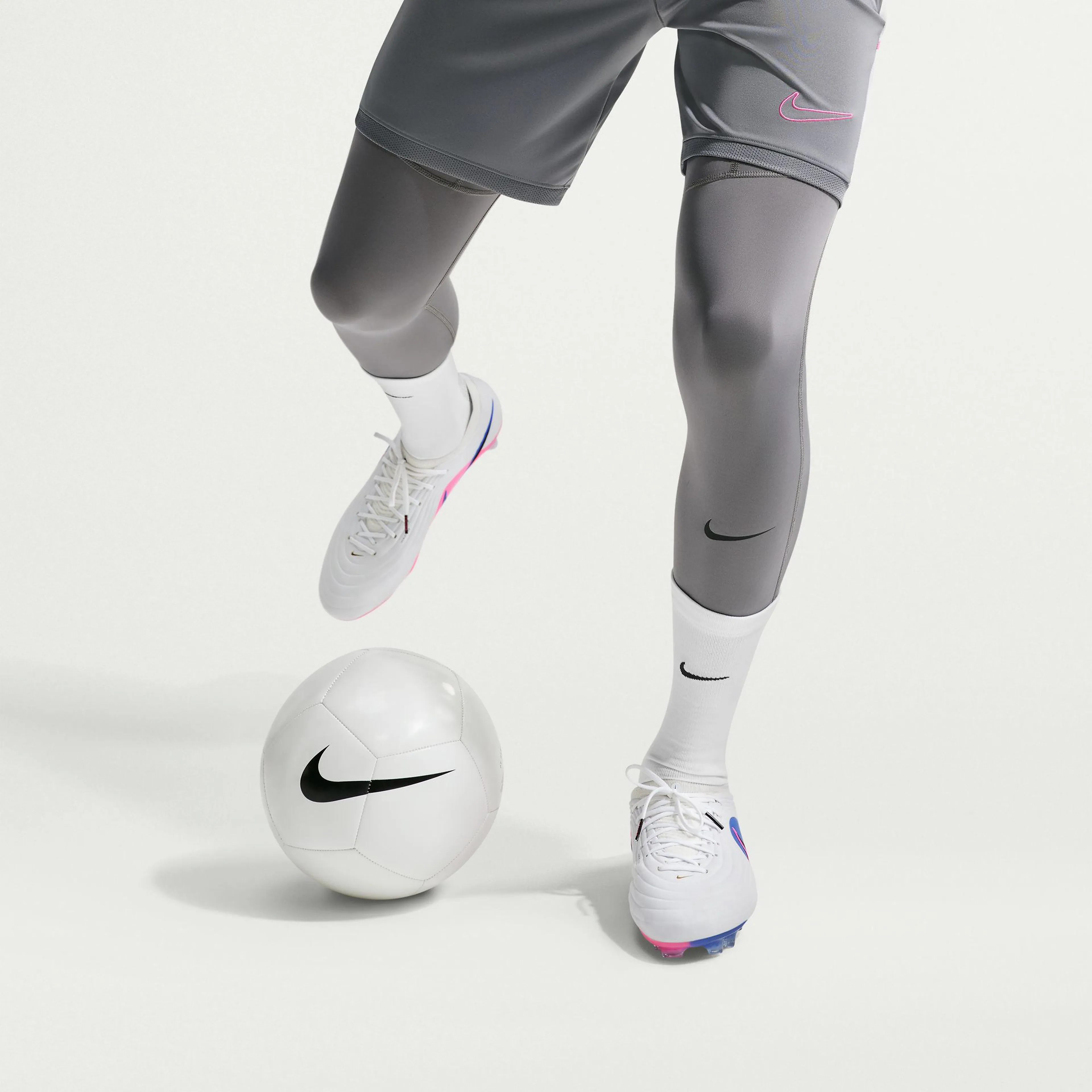 NikeGrip Vapor Strike Soccer Crew S