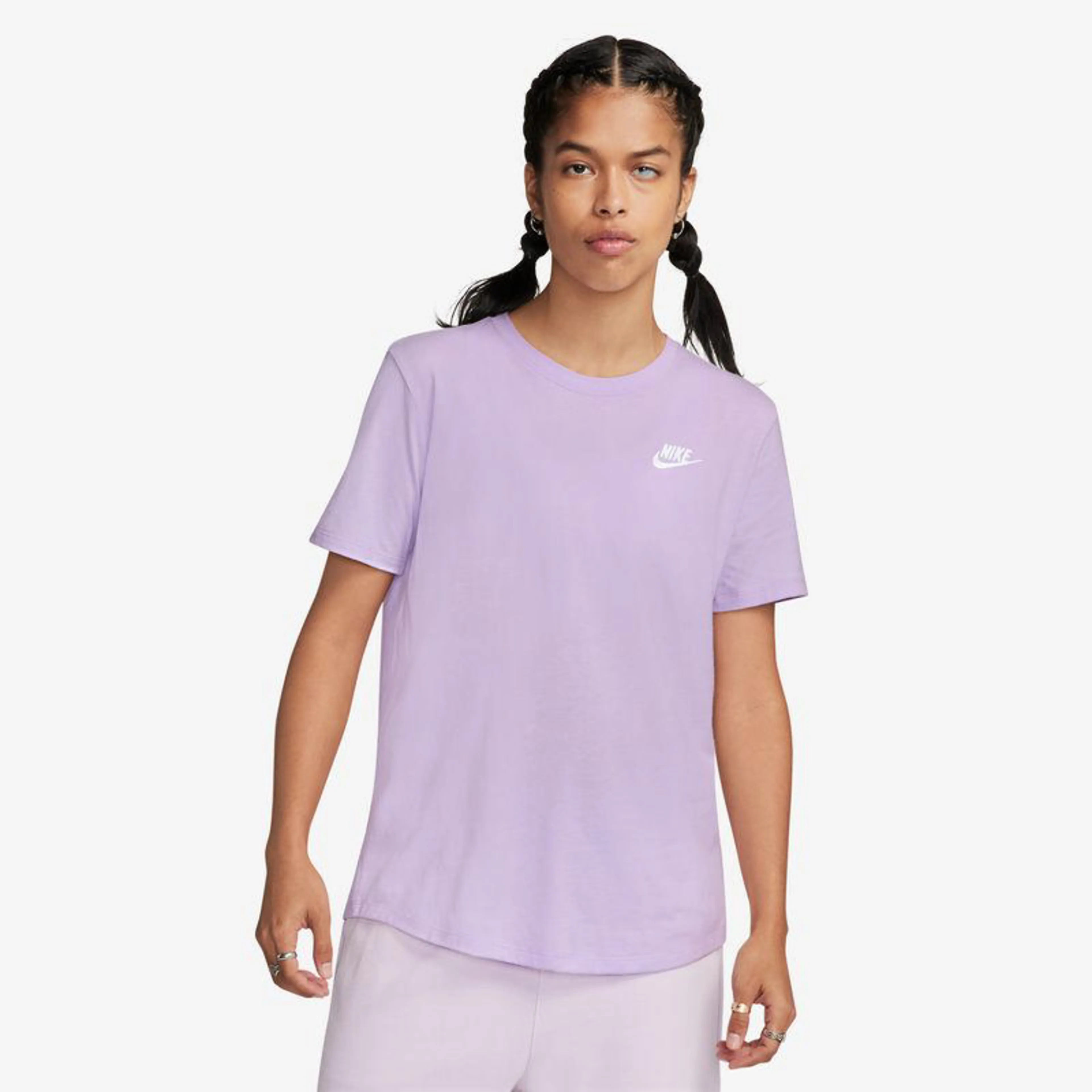 Sportswear Club Essentials t-skjorte dame Sportswear Club Essentials t-skjorte dame