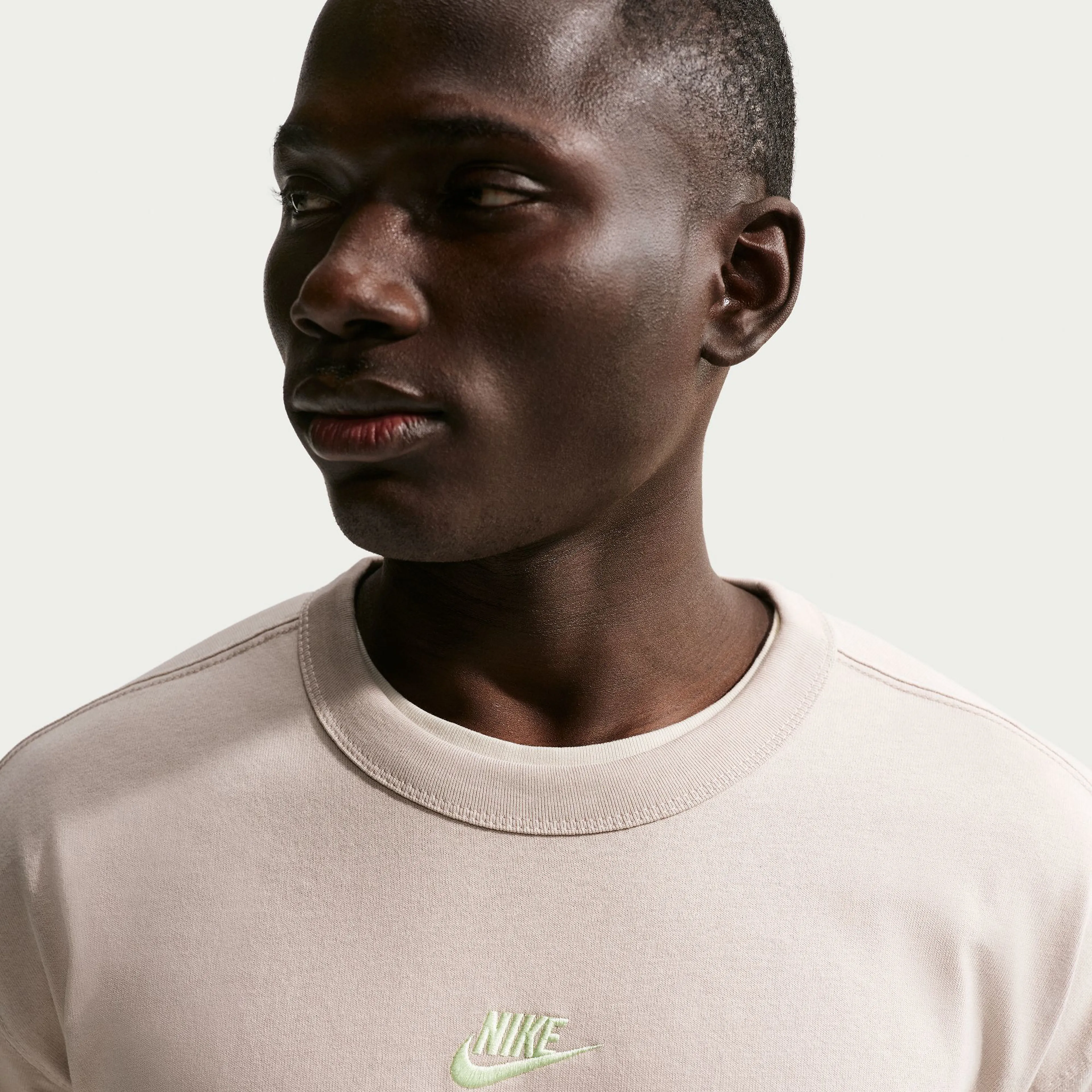 Sportswear Premium Essentials Men's T-Shirt