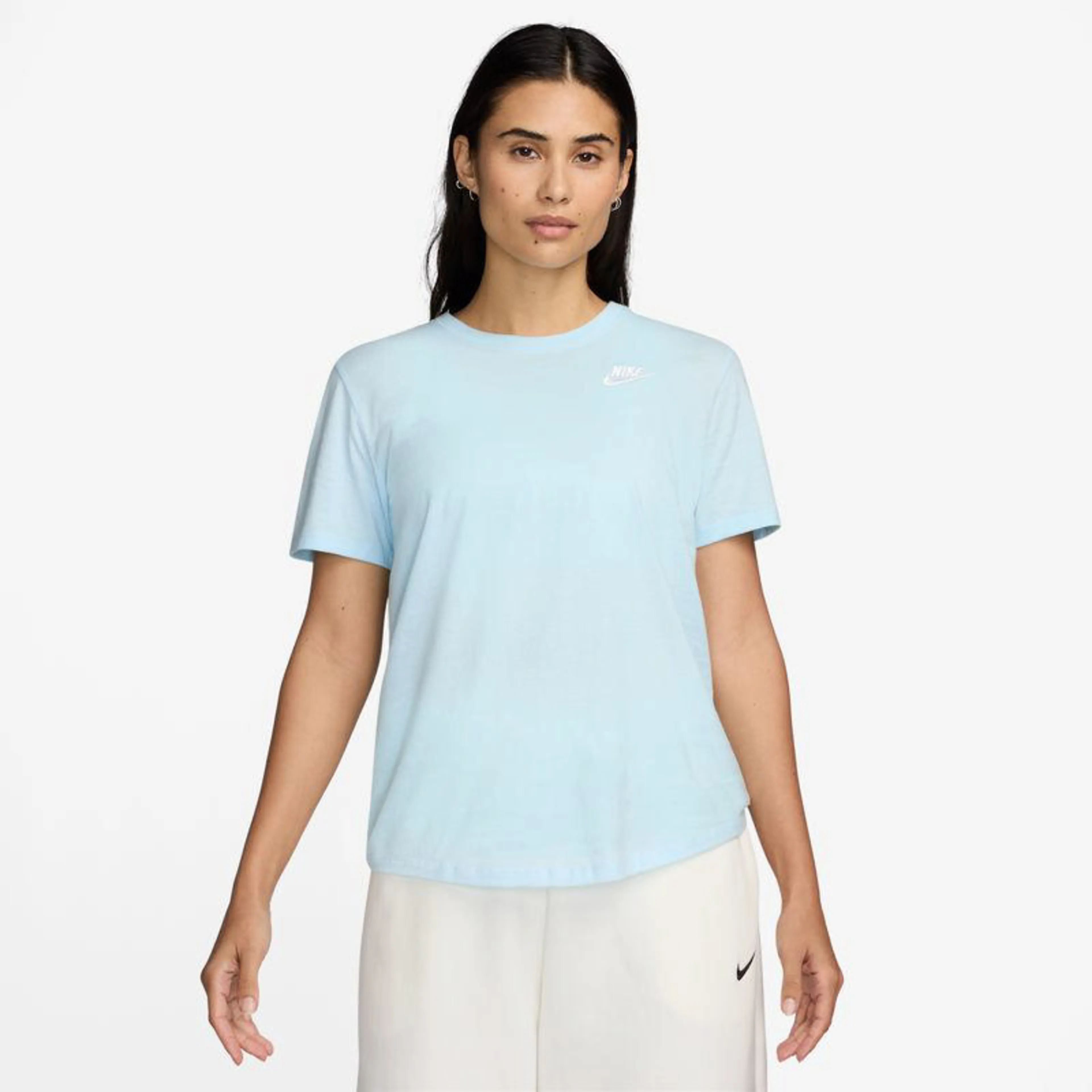 Sportswear Club Essentials t-skjorte dame Sportswear Club Essentials t-skjorte dame