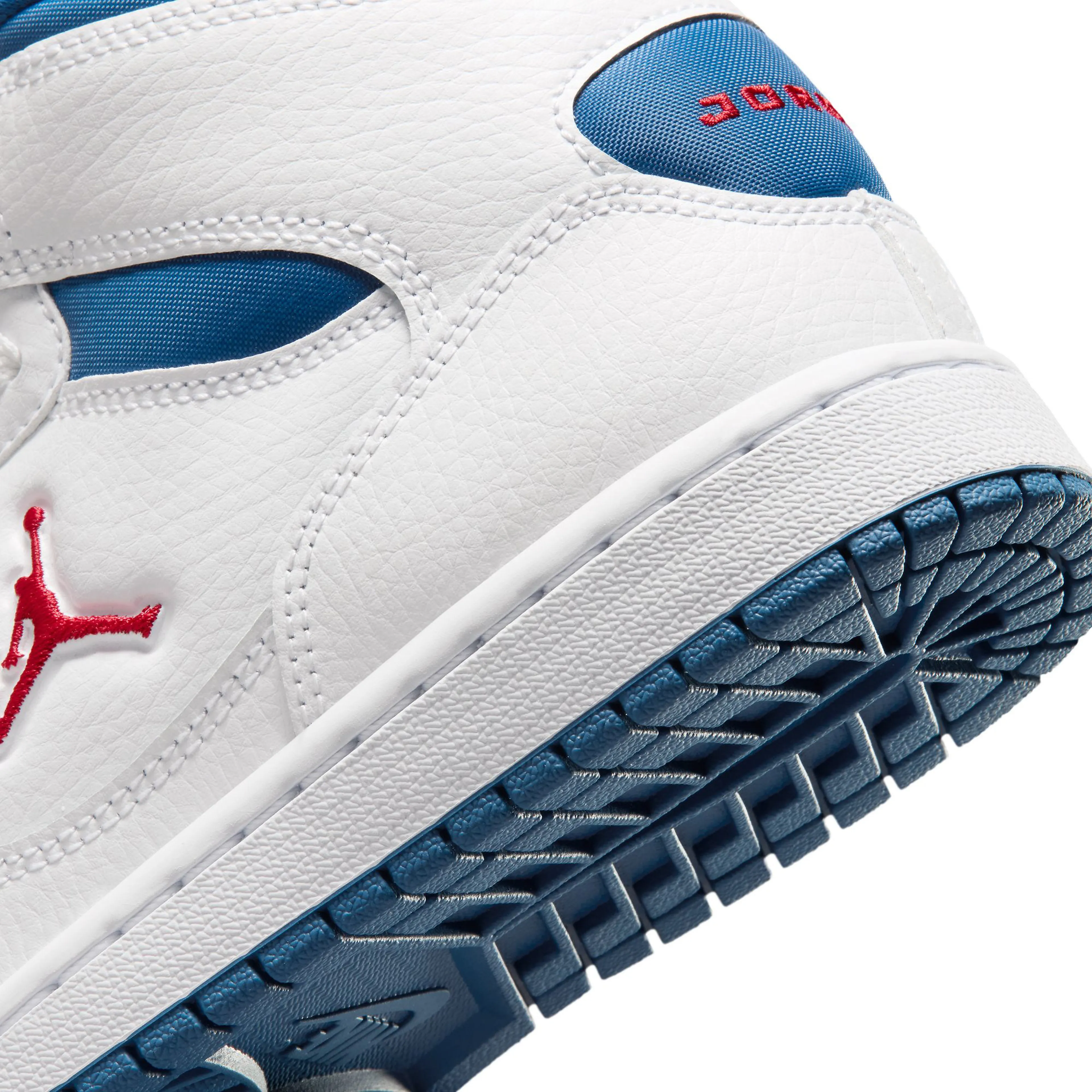 Jordan Court Connect Mid Big Kids' Shoes