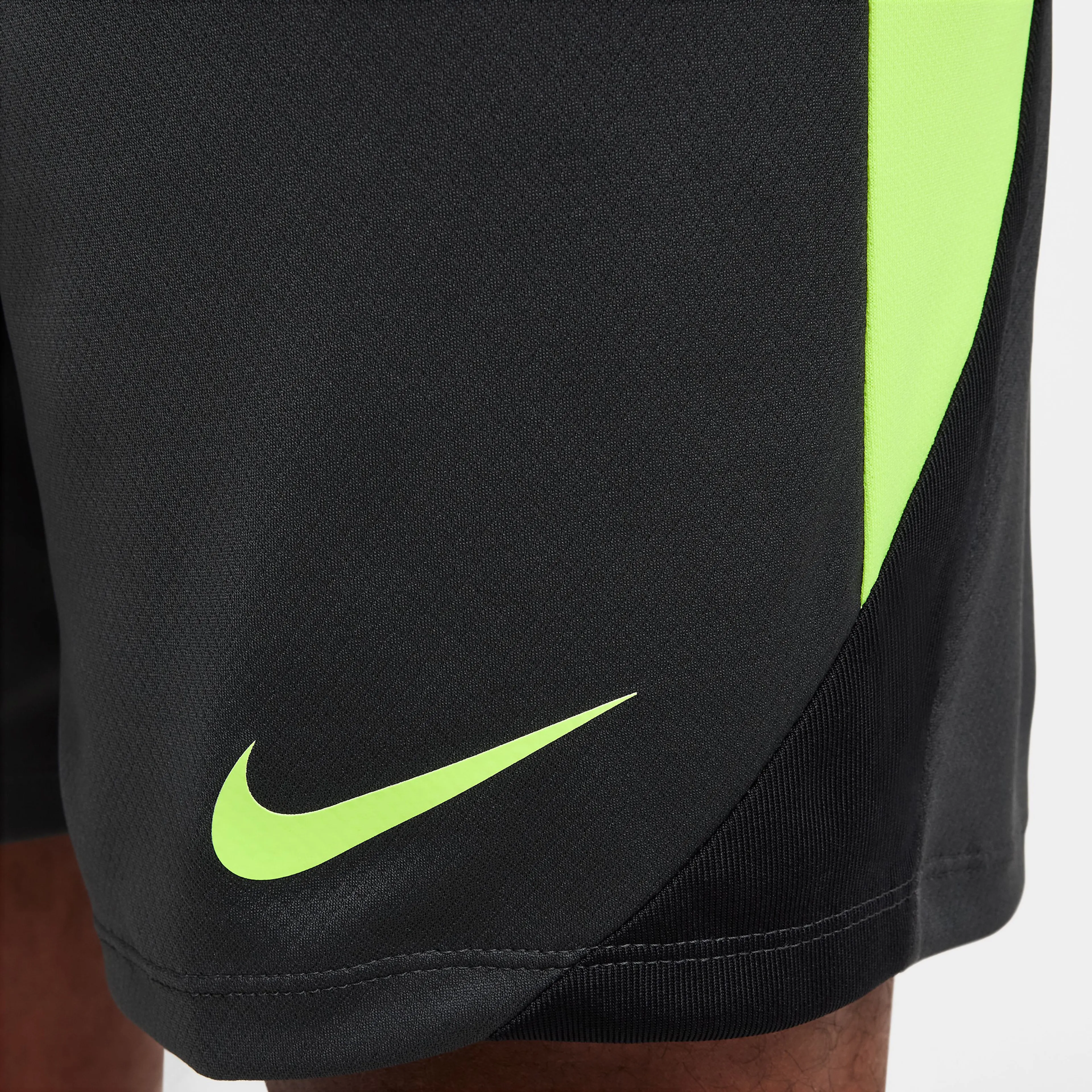 Strike Dri-FIT Global shorts herre
