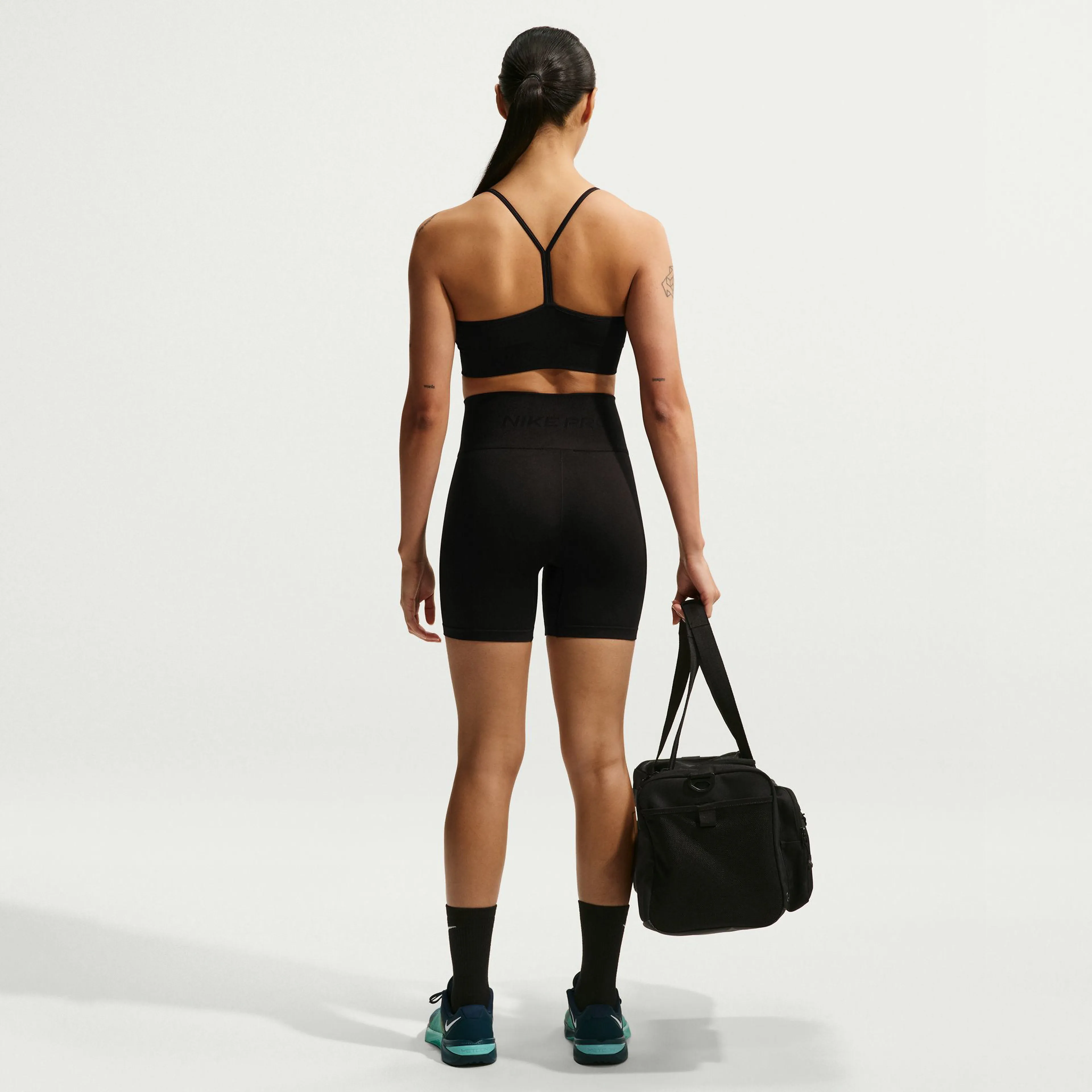 Pro Seamless Women's Light-Support Padded Sports Bra