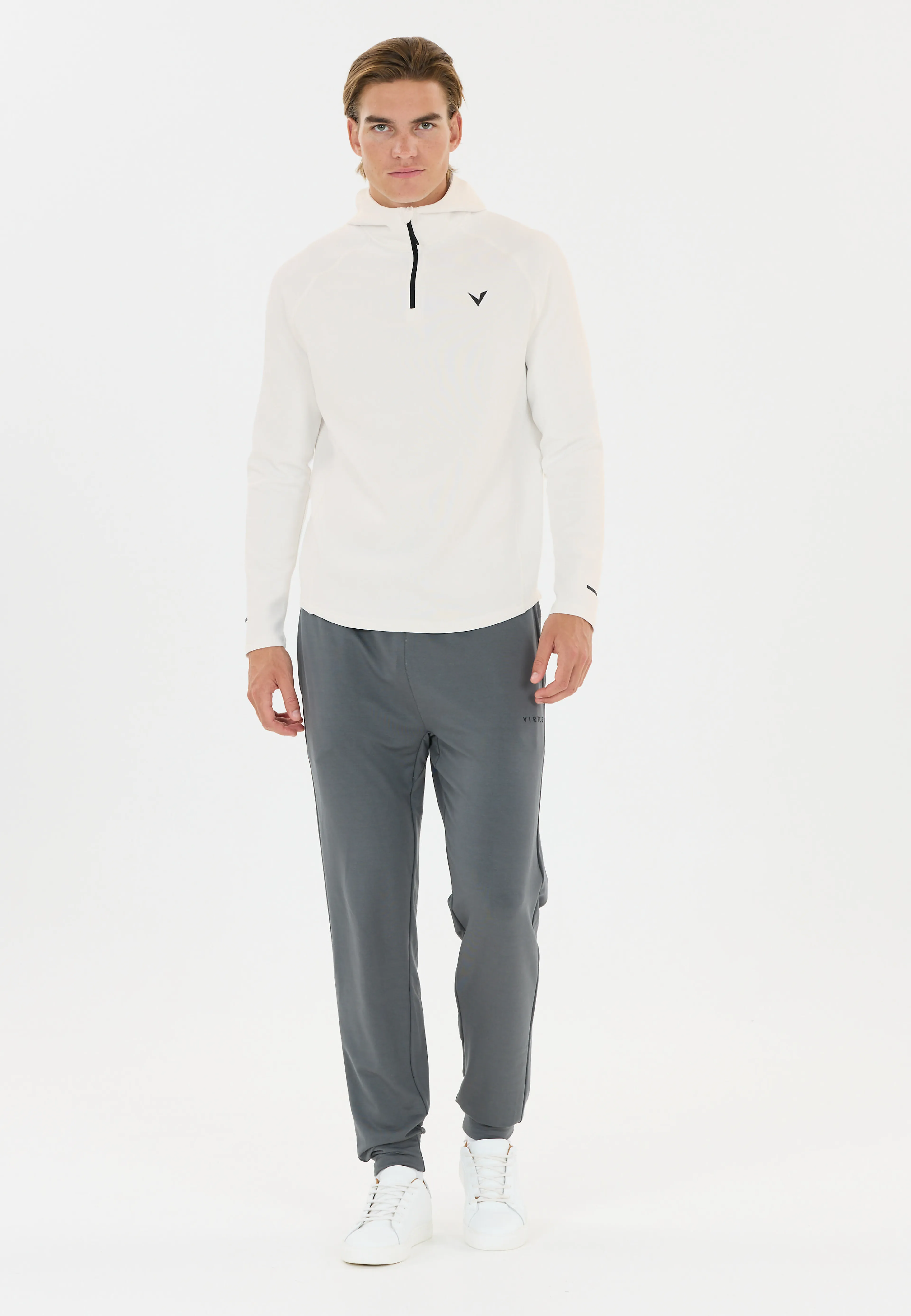 Allister M Midlayer