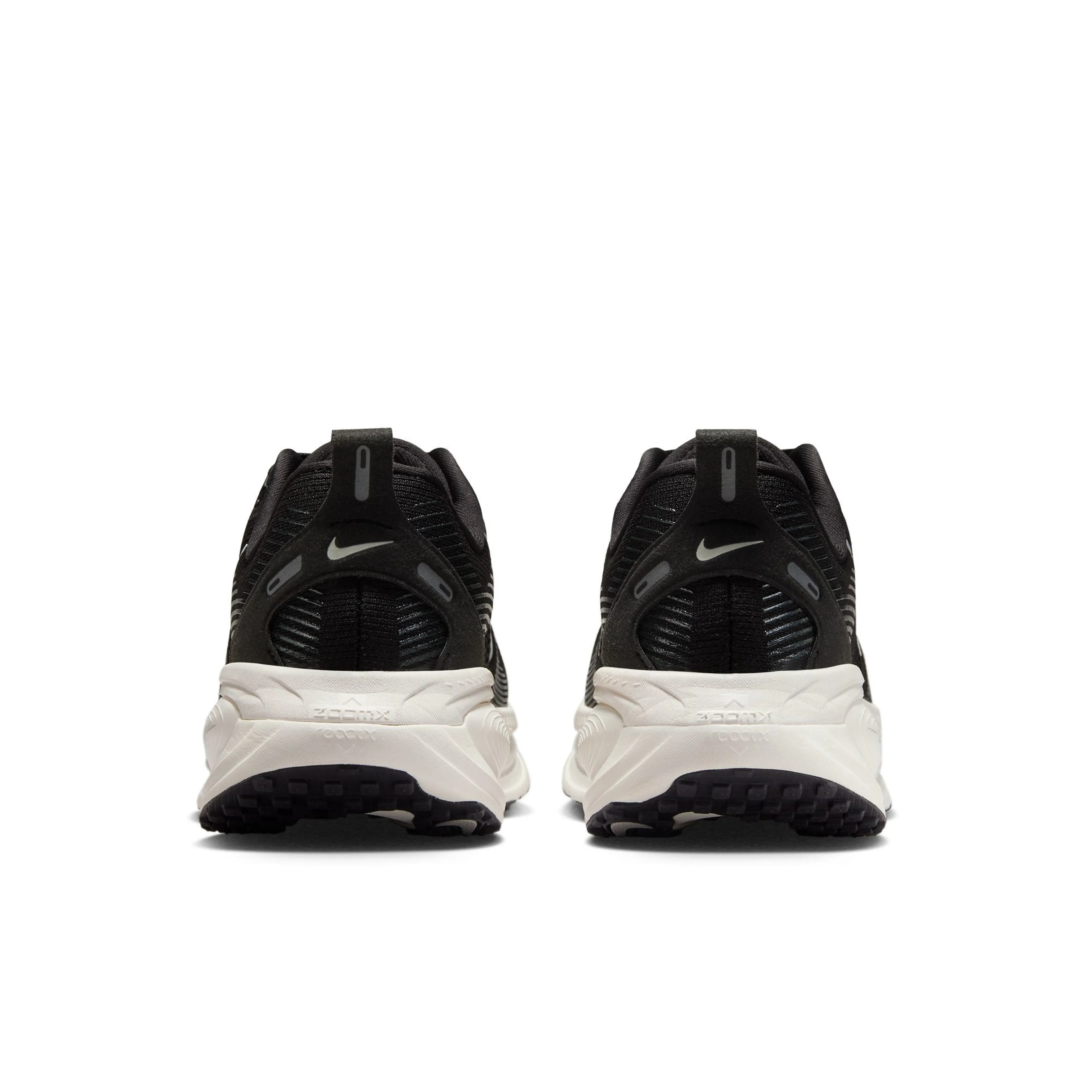 Vomero 18 Women's Road Running Shoes (Wide)