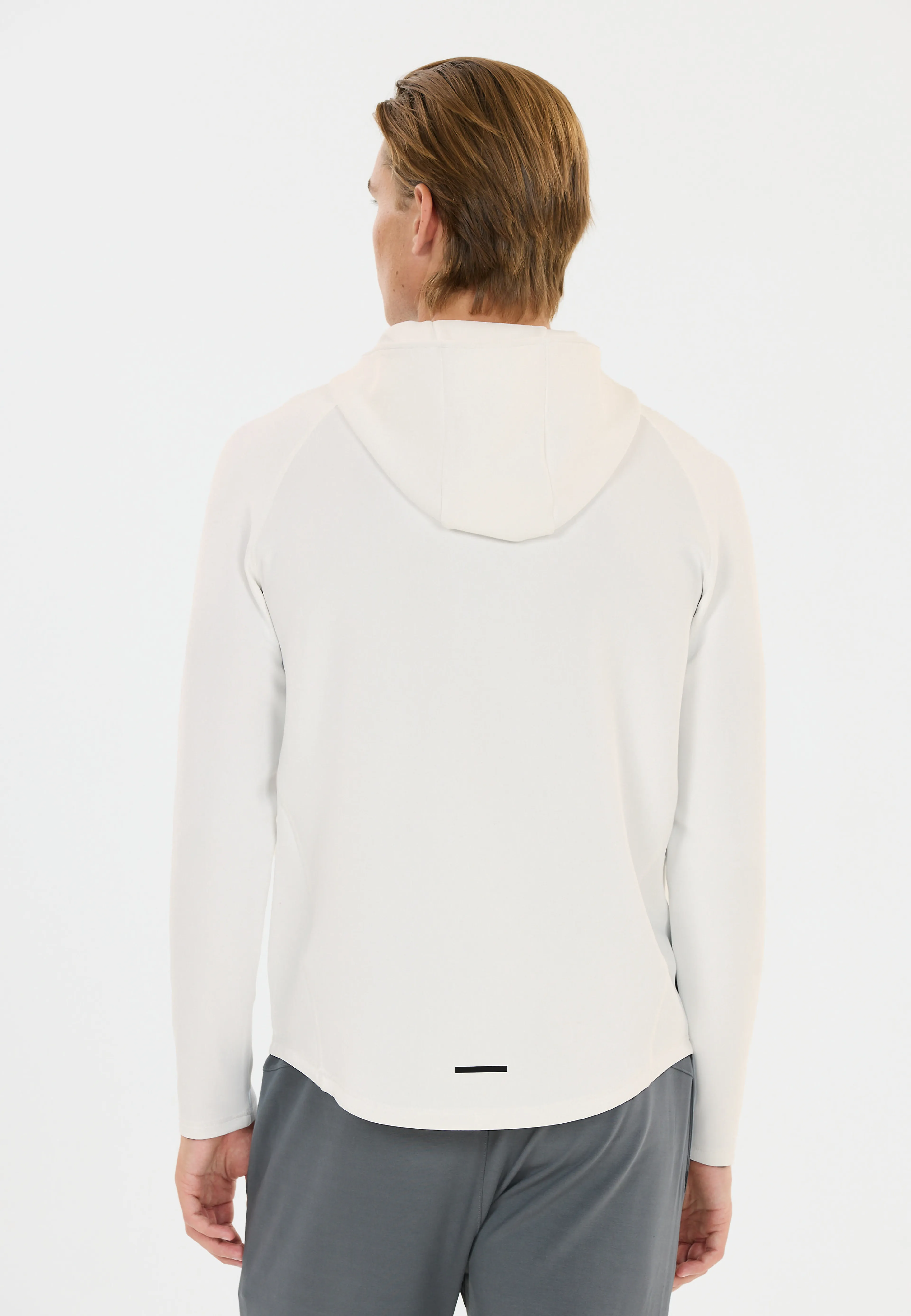 Allister M Midlayer