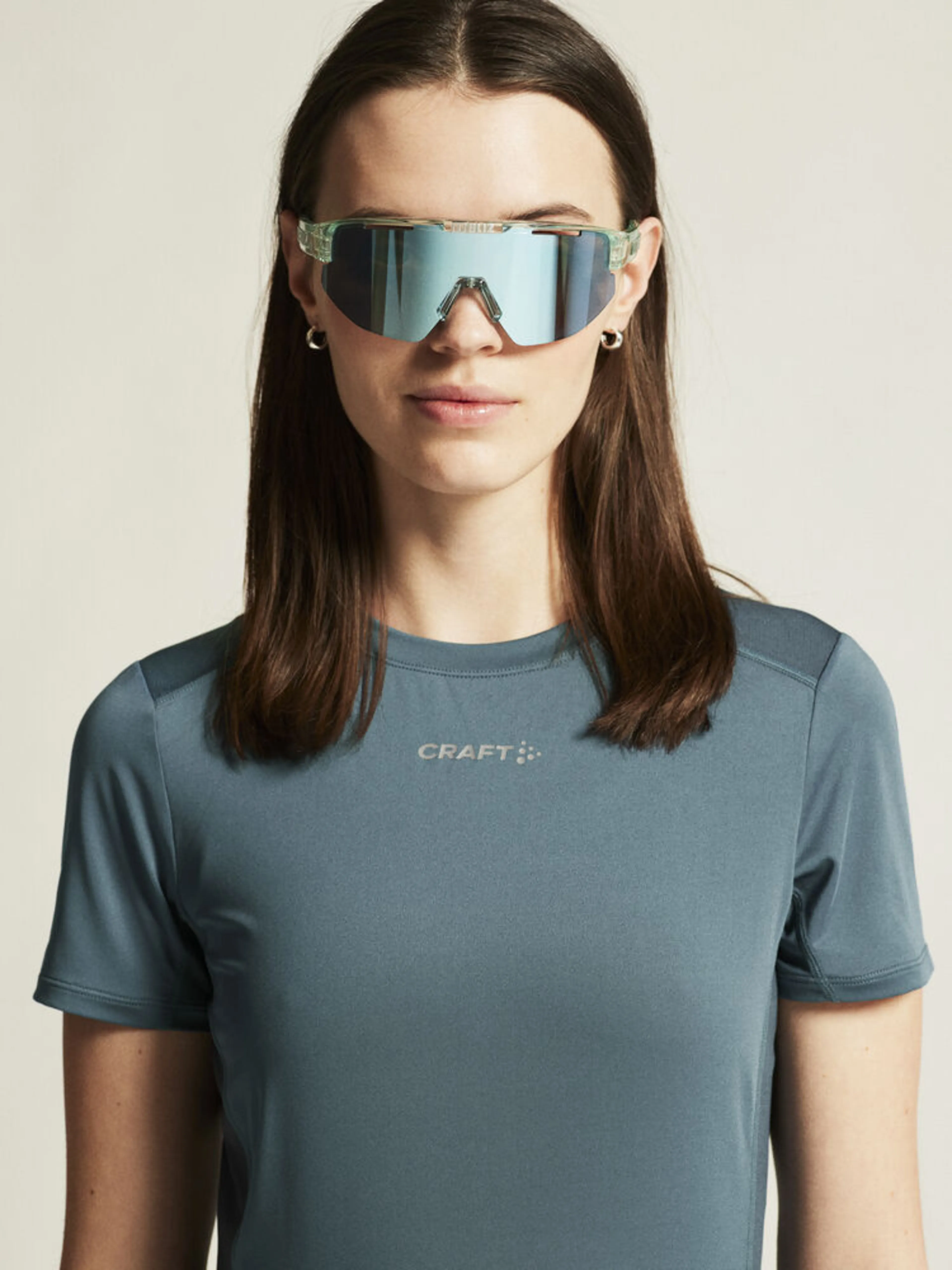 Adv Essence Ss Tee 2 W