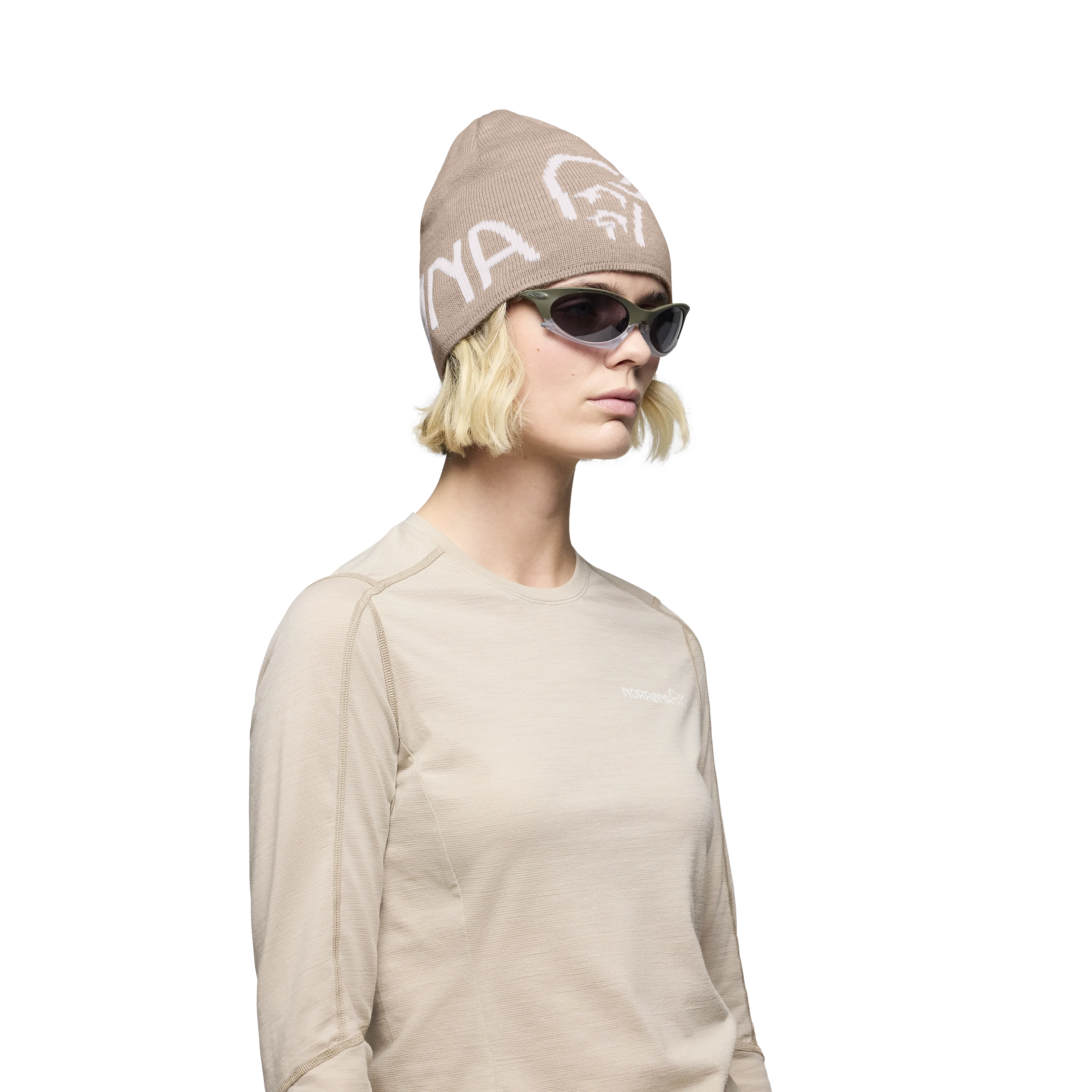 /29 mid merinoUll logo Beanie