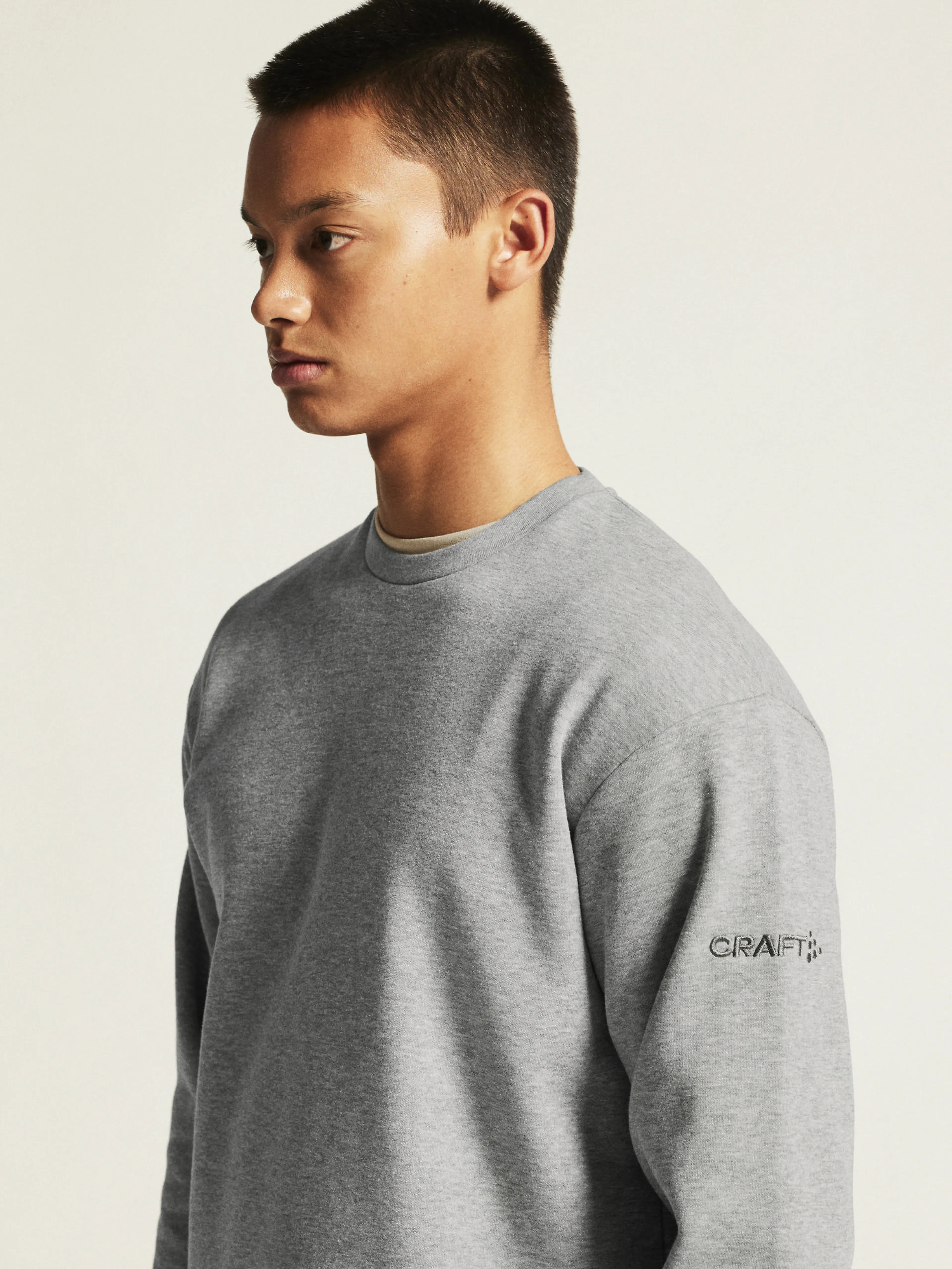 Community 2.0 R Neck M Community 2.0 R Neck M