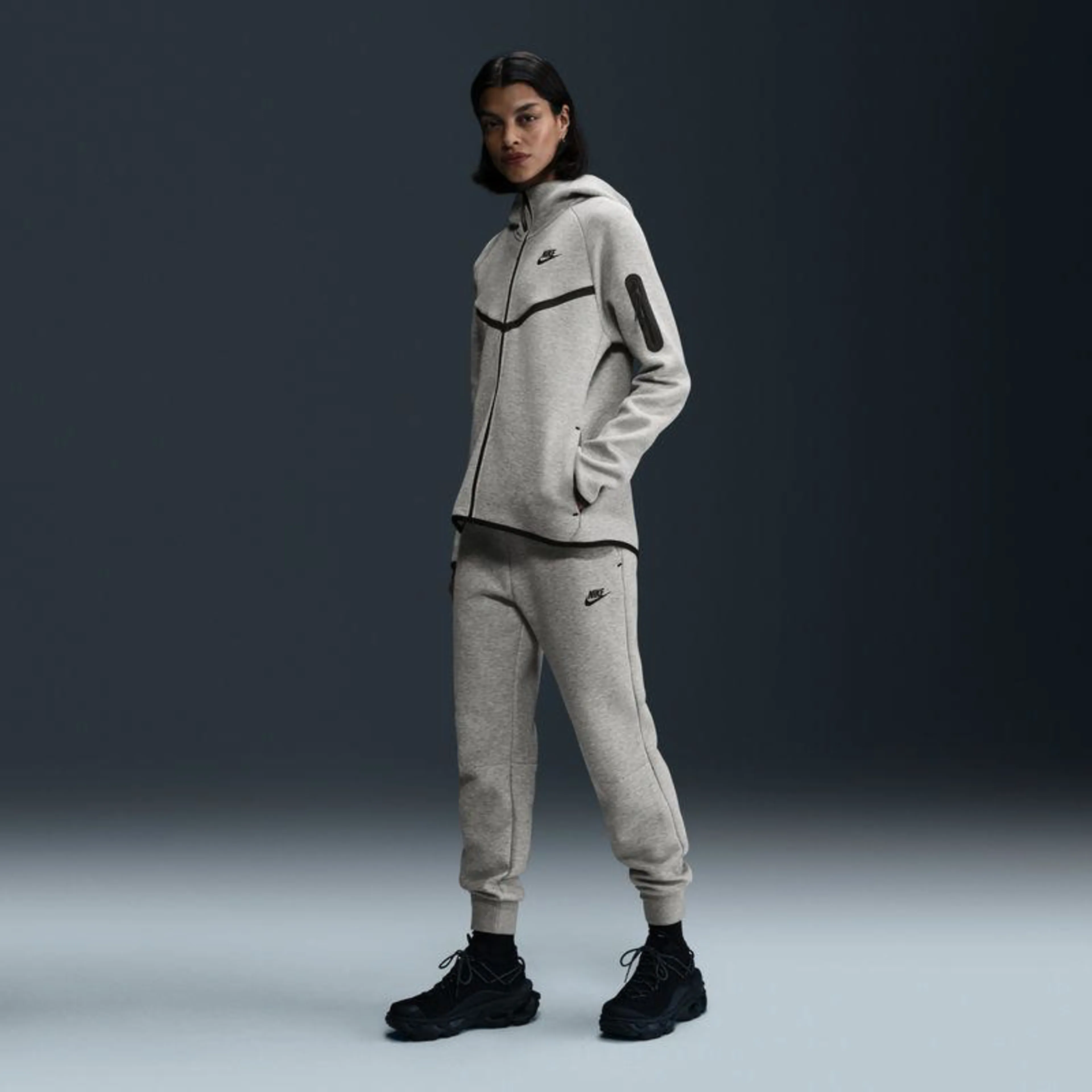 Sportswear Tech Fleece Women's Mid-Rise Joggers