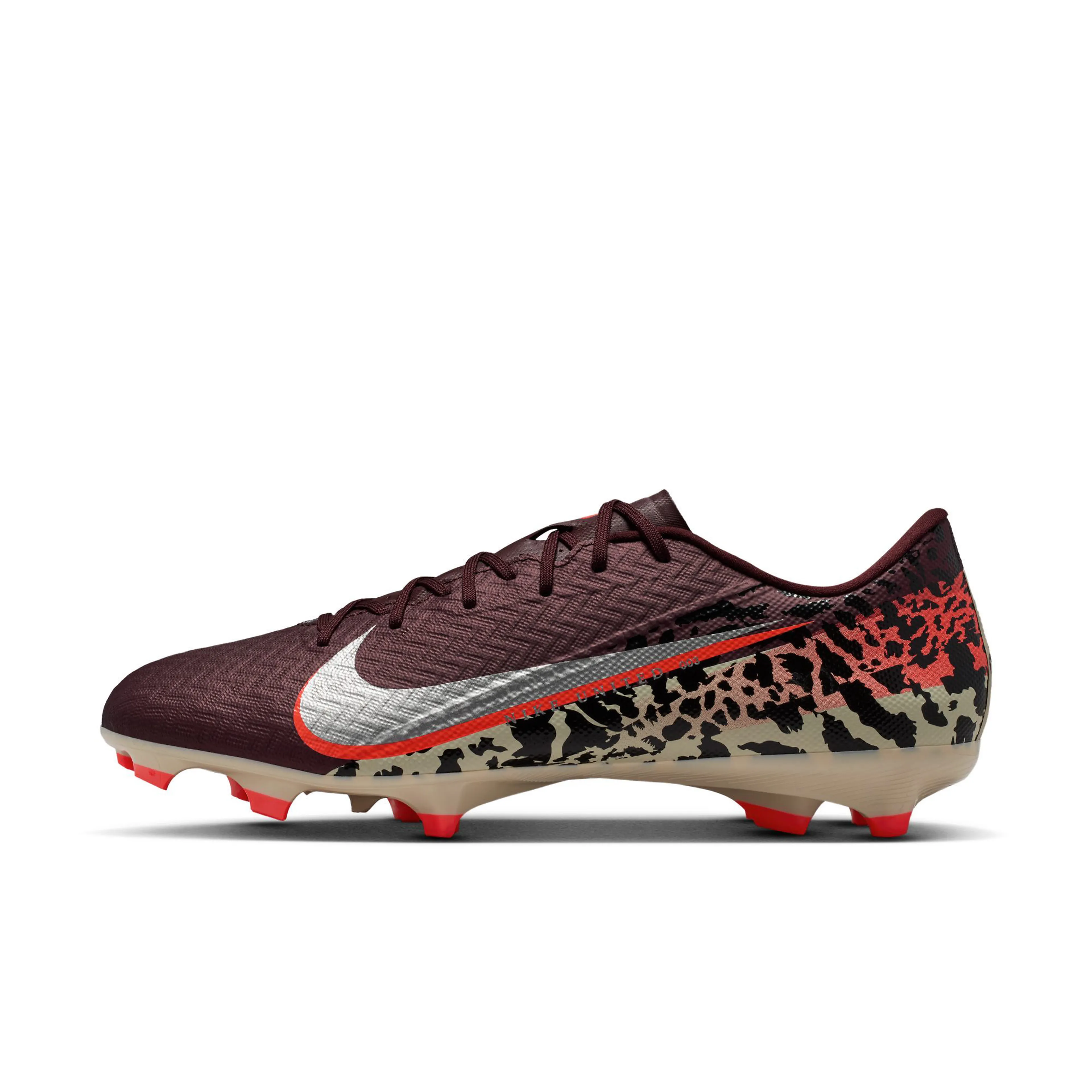 United Mercurial Vapor 16 Academy Multi-Ground Low-Top fotballsko
