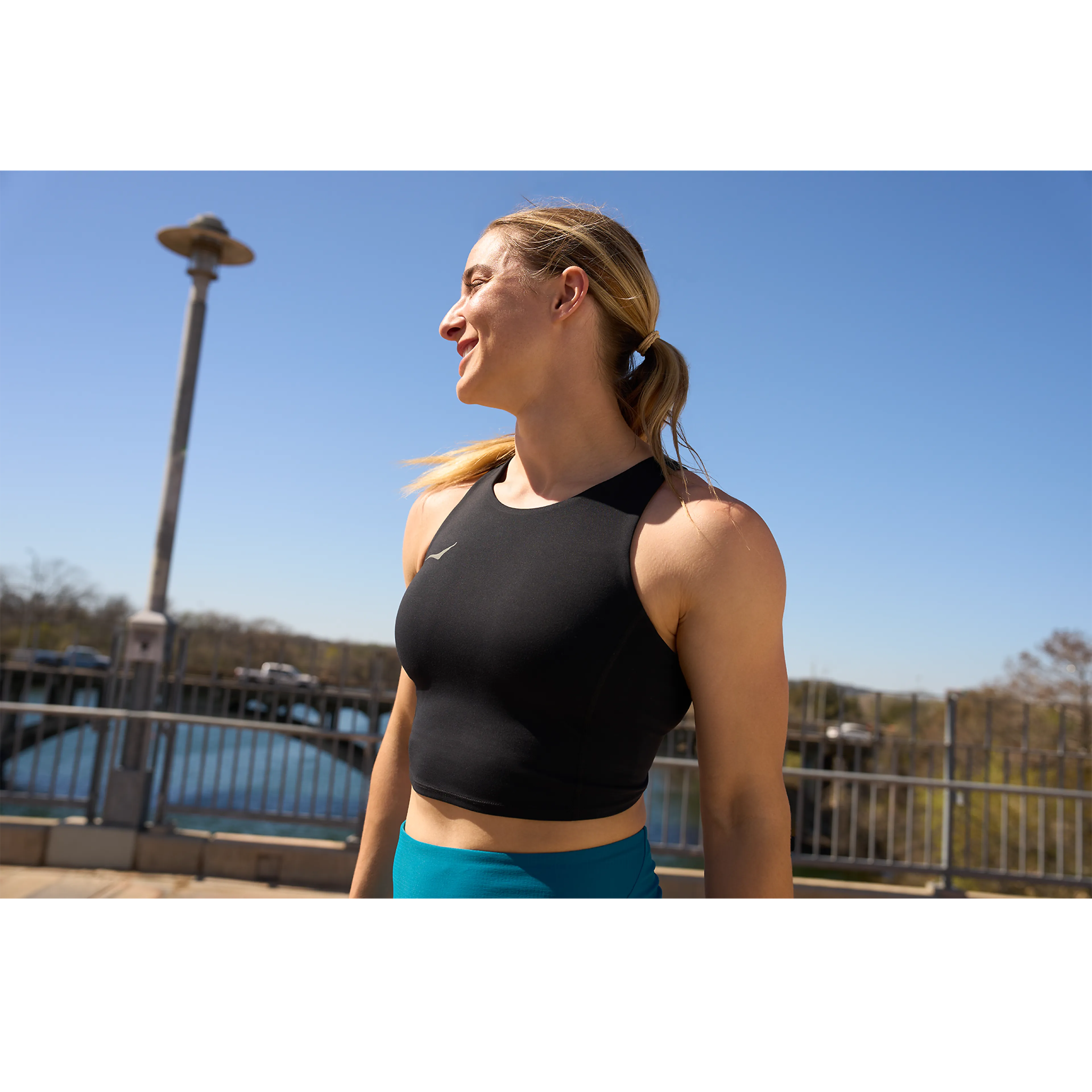 W ELARO CROP BRA