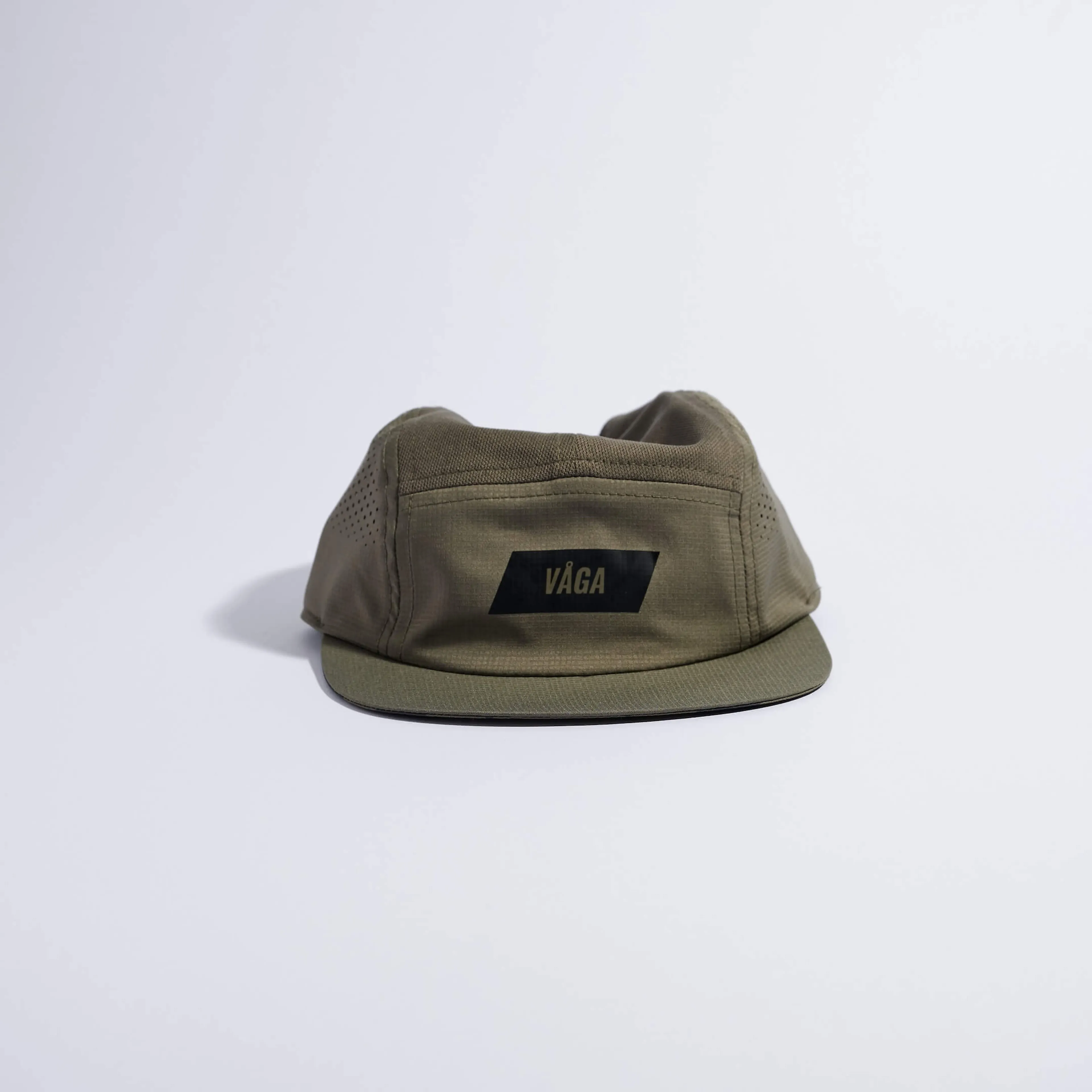 FEATHER RACING CAP