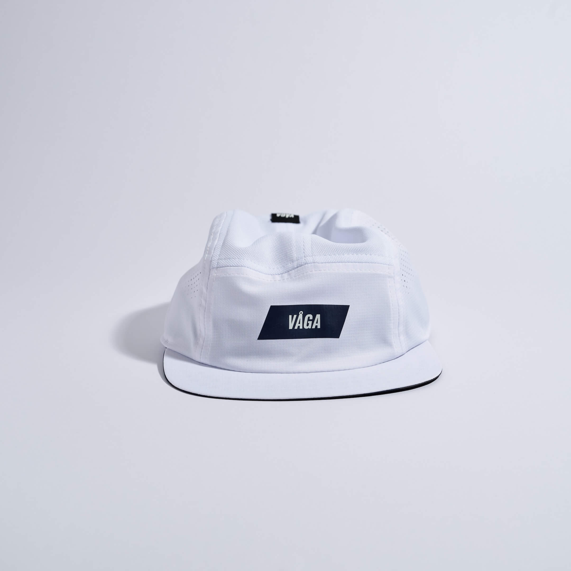 FEATHER RACING CAP