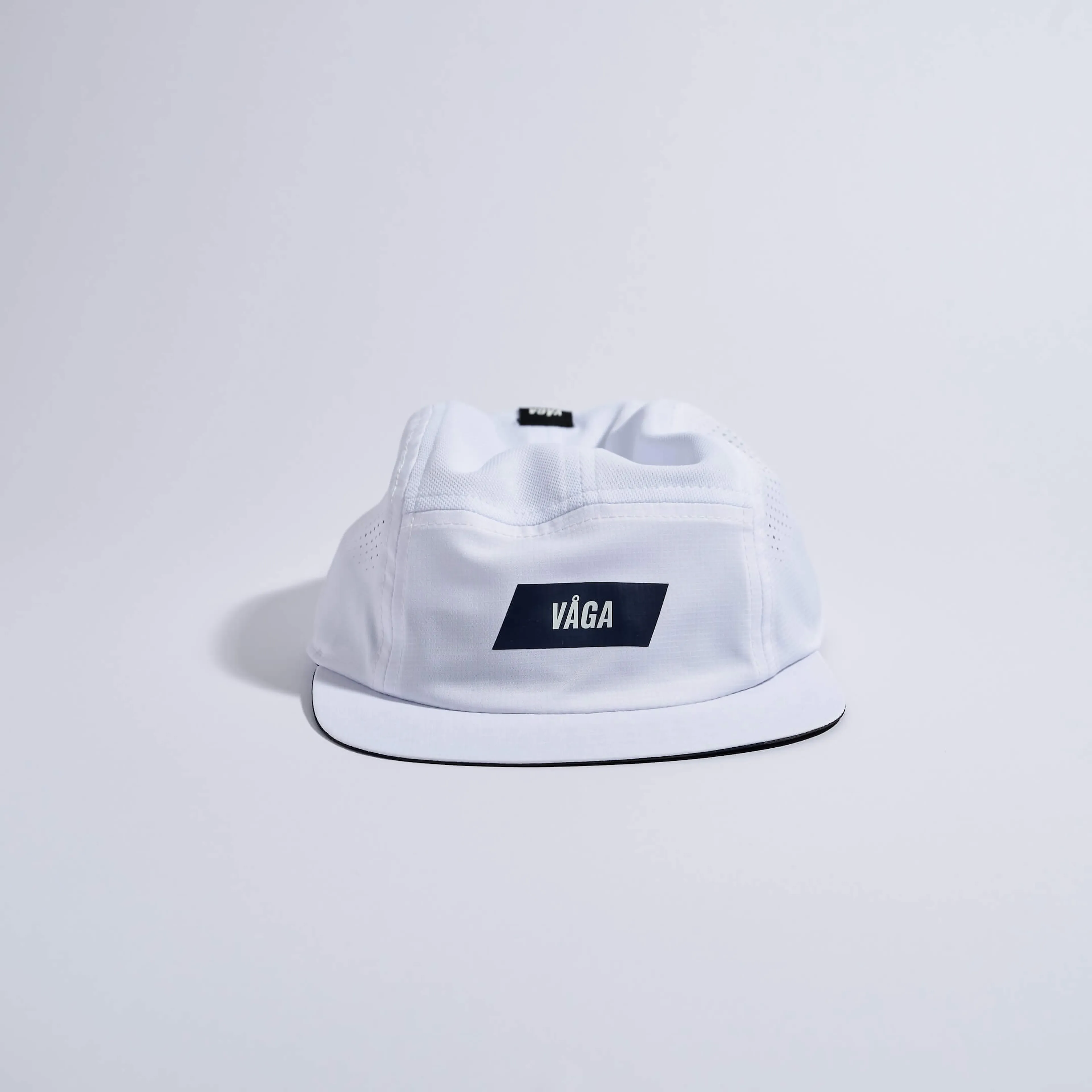 FEATHER RACING CAP