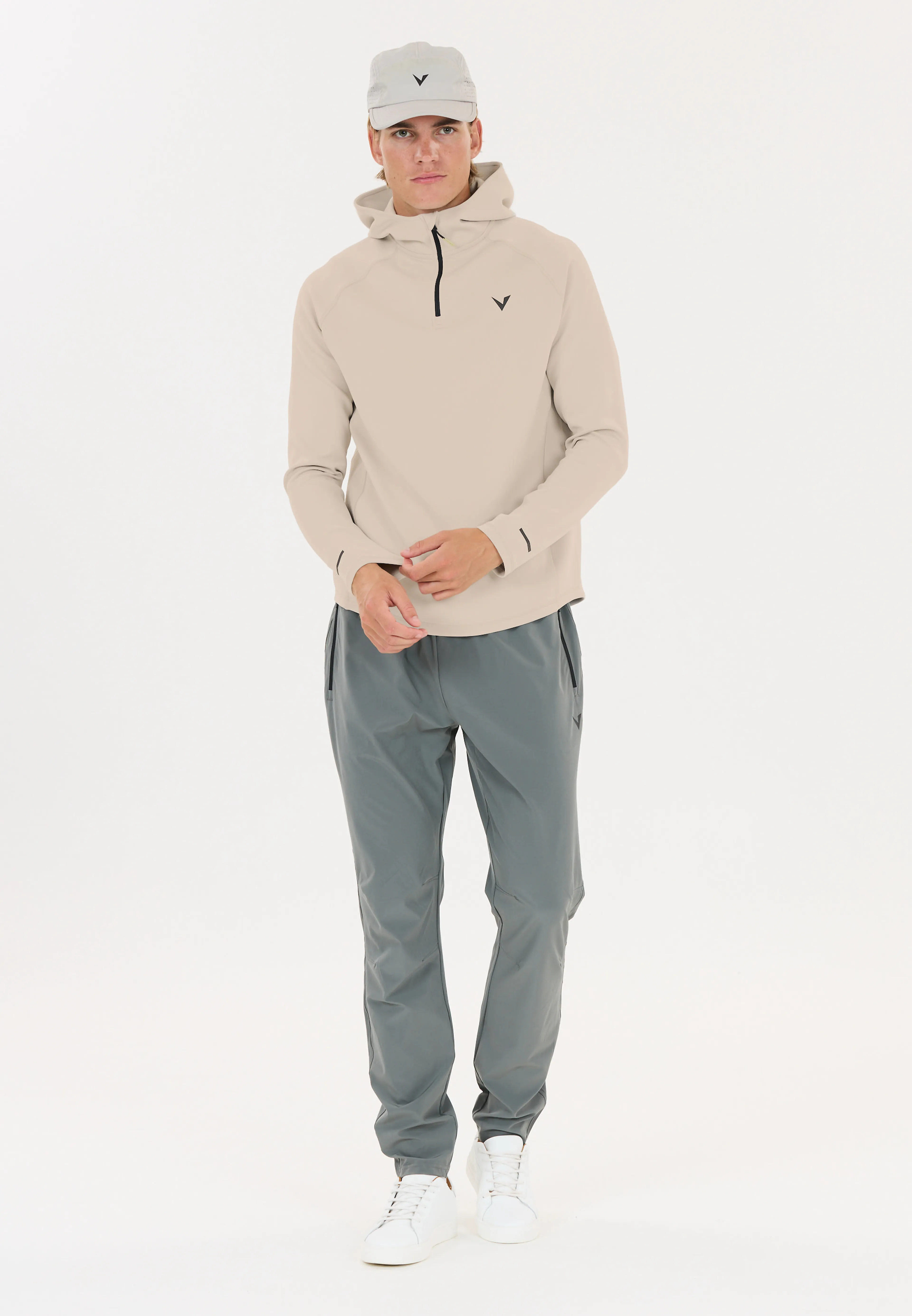 Allister M Midlayer