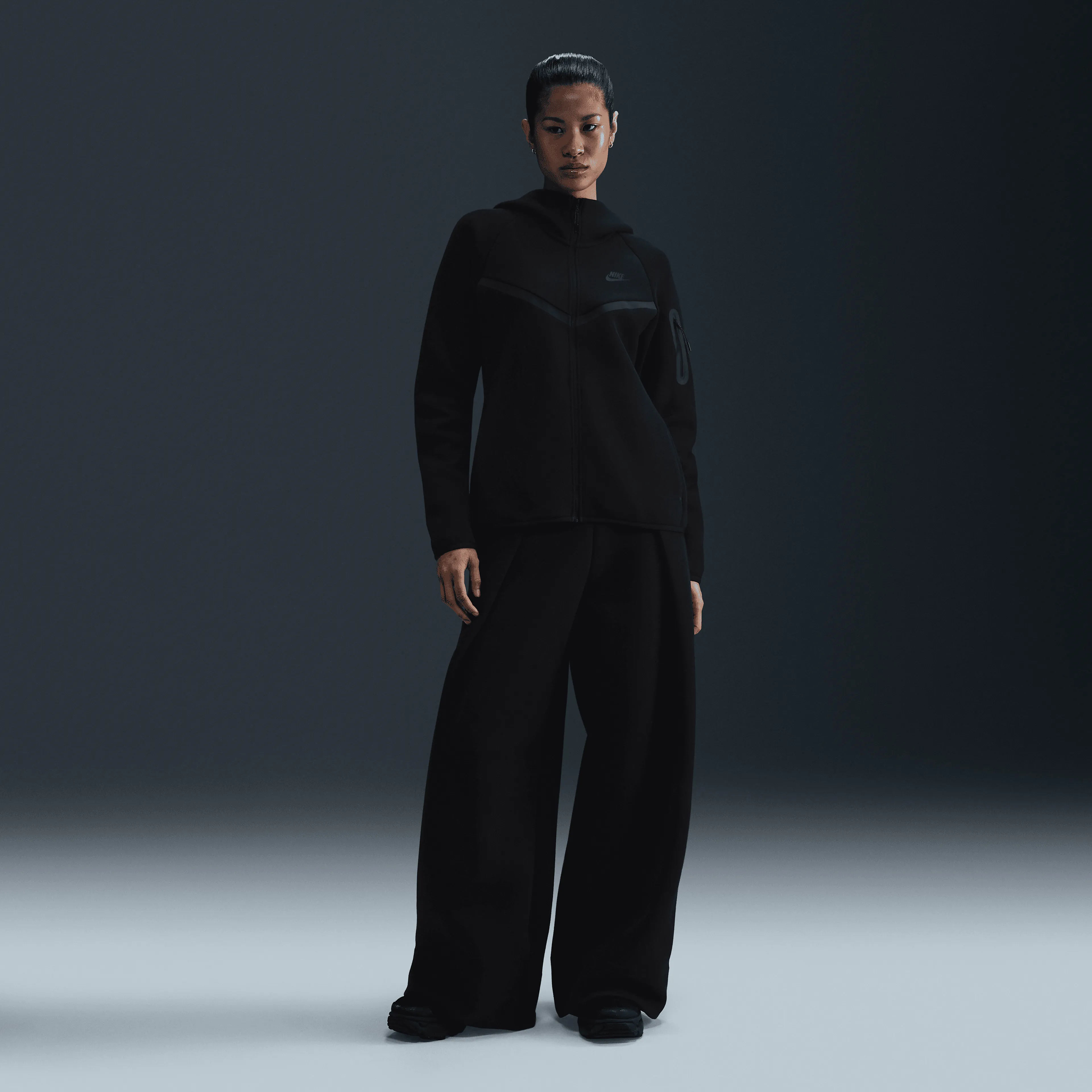 BLACK/BLACK